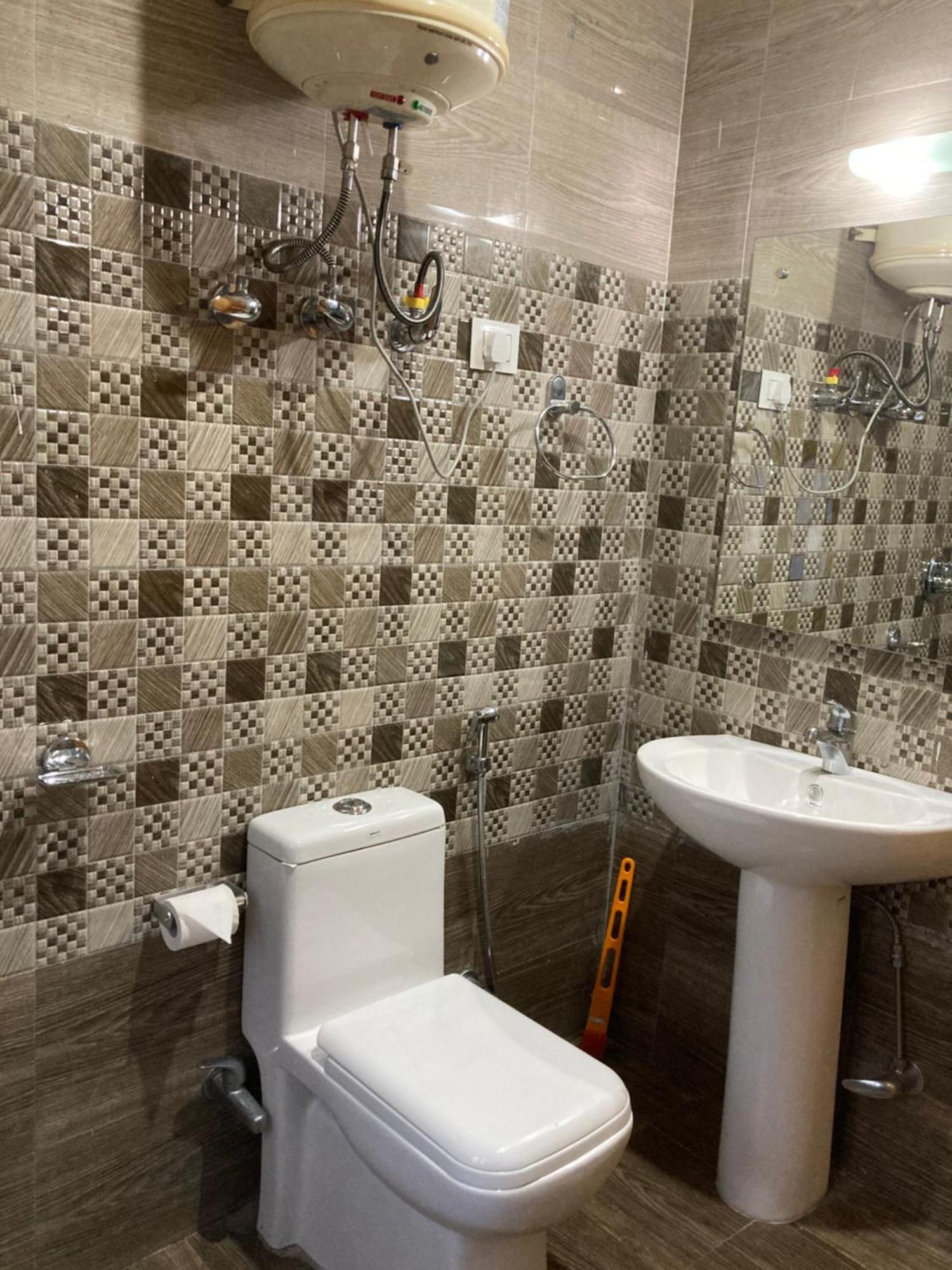 Manu - 1,2,3 Bedroom Personal Luxury Available In M80910-77715 Hotel Manali (Himachal Pradesh)