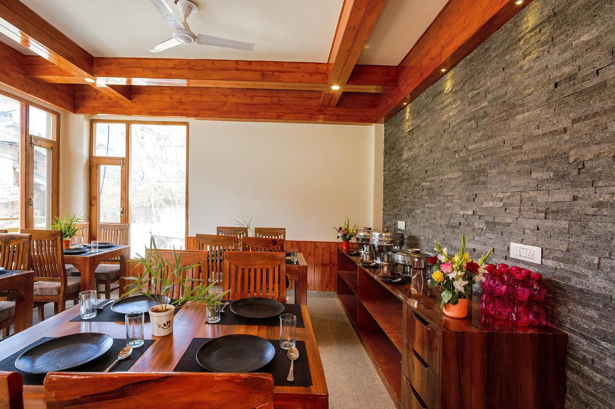 Fabhotel La Kailasha Regency