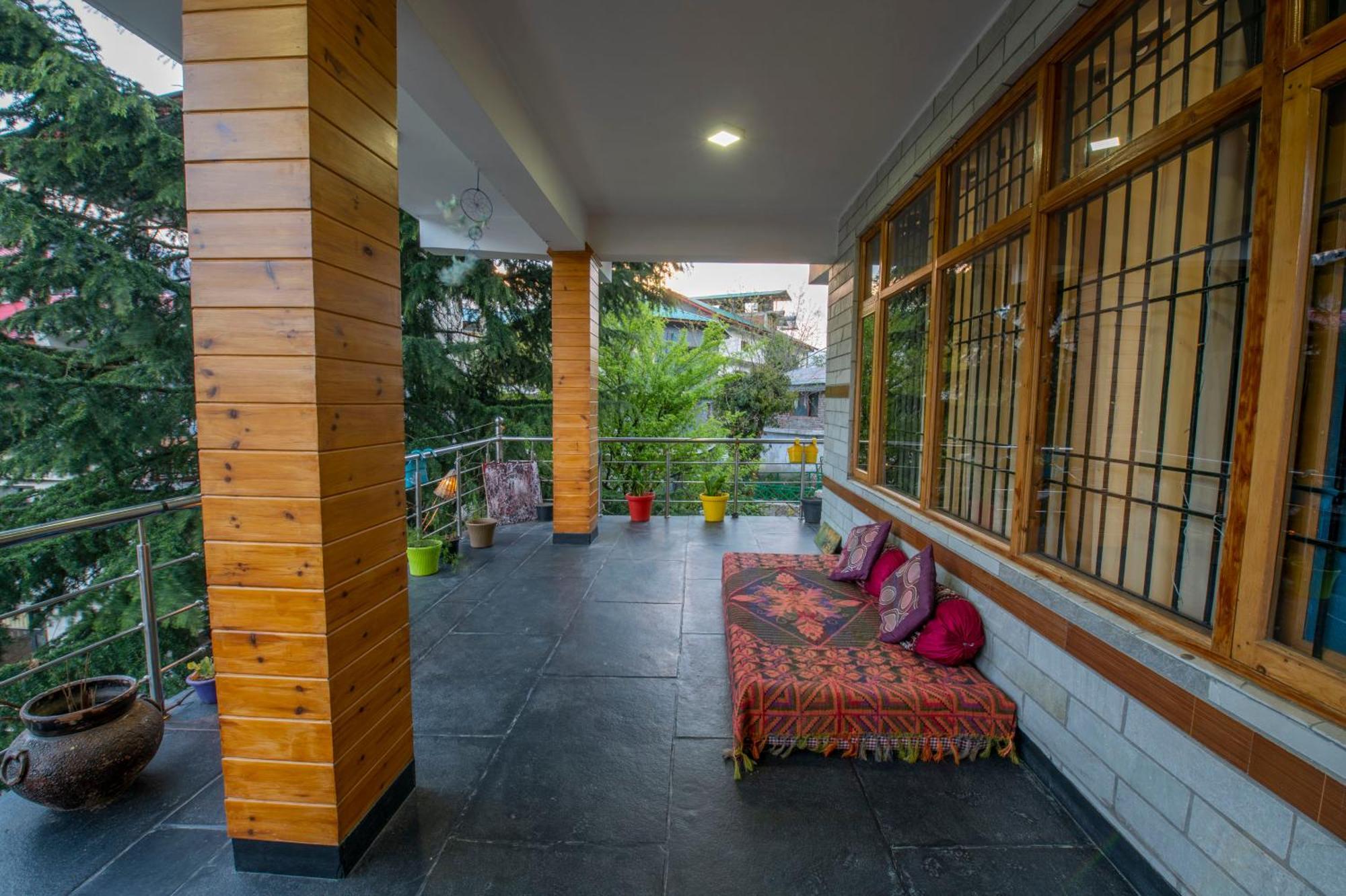 Urban Monk Bed & Breakfast *