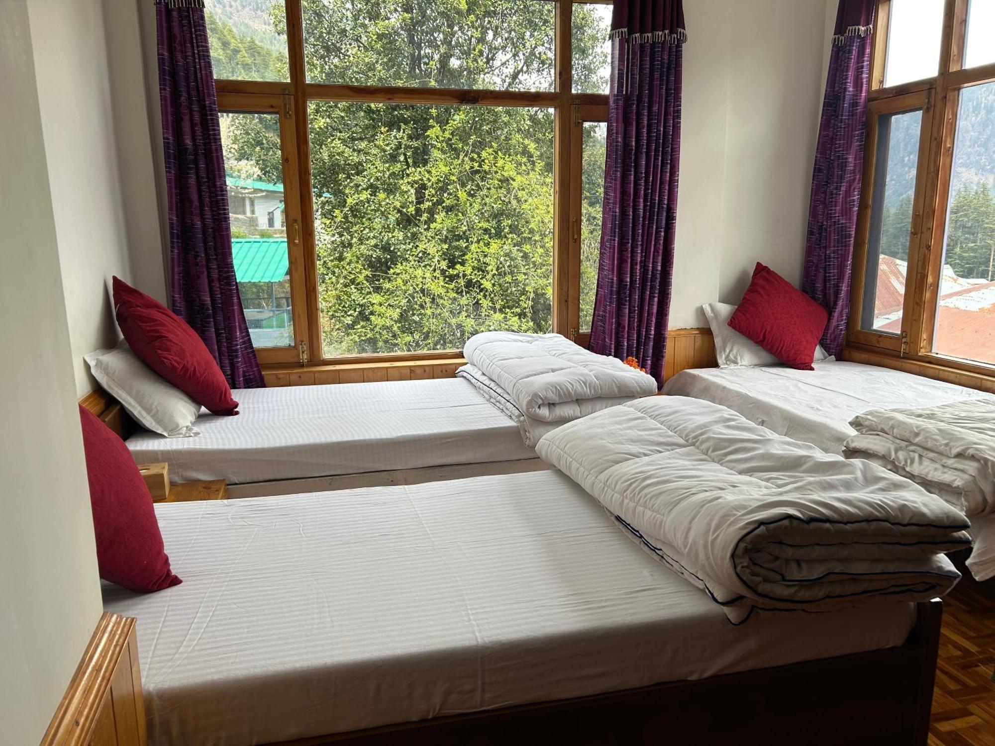 Urban Monk Bed & Breakfast *