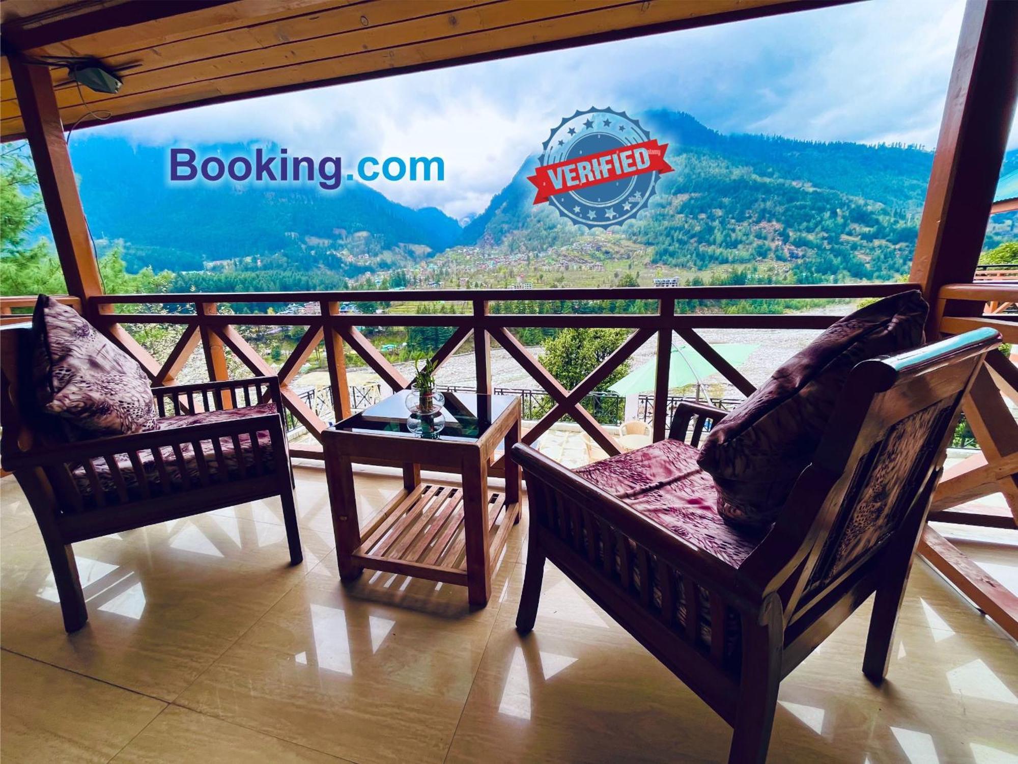 Hollywood - A True Riverview Hotel