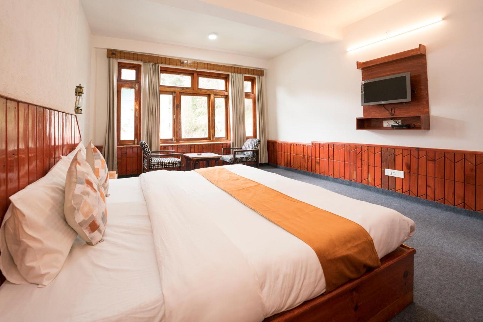 The Village Manali- Cafe, Bar & Bistro *