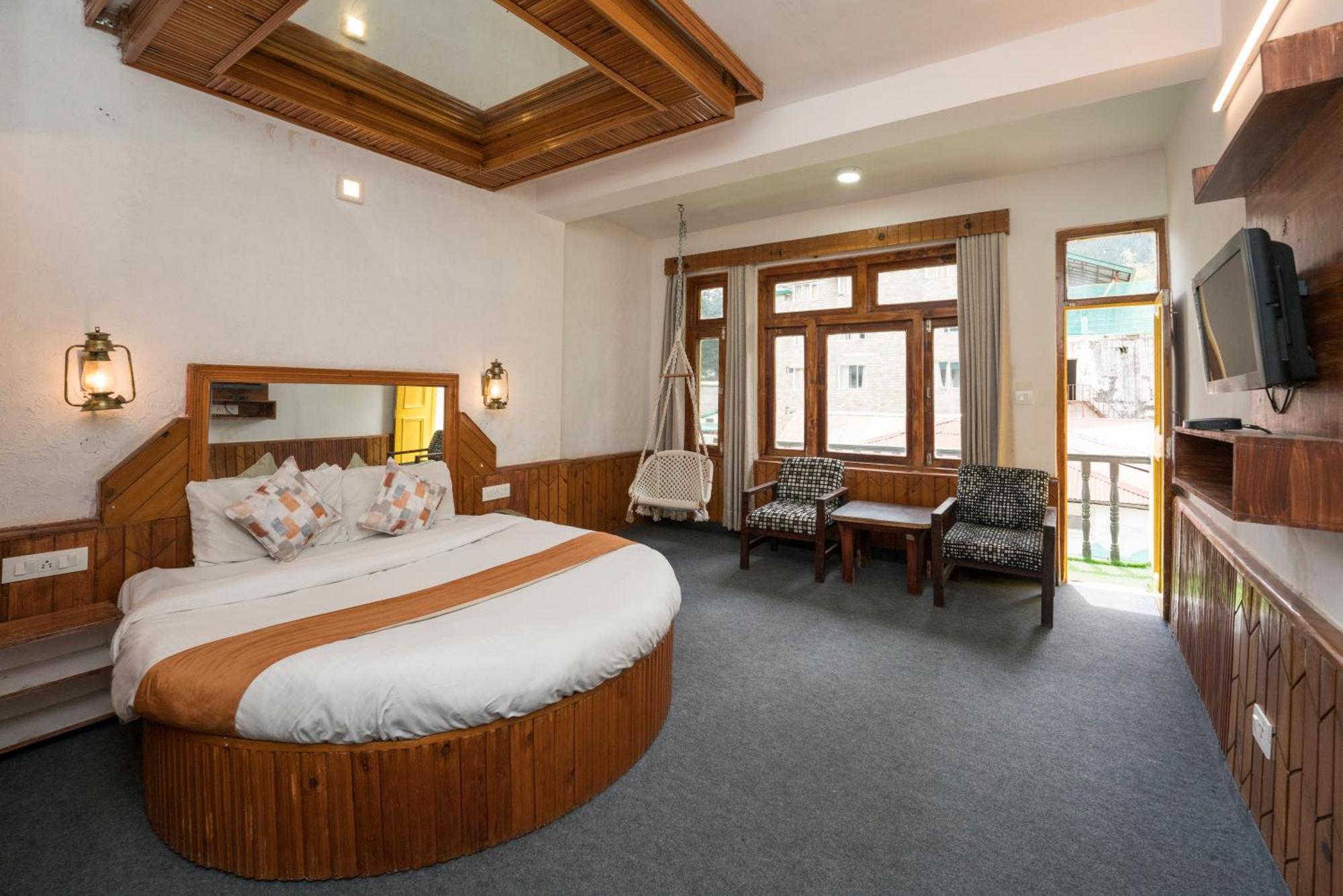 The Village Manali- Cafe, Bar & Bistro Resort