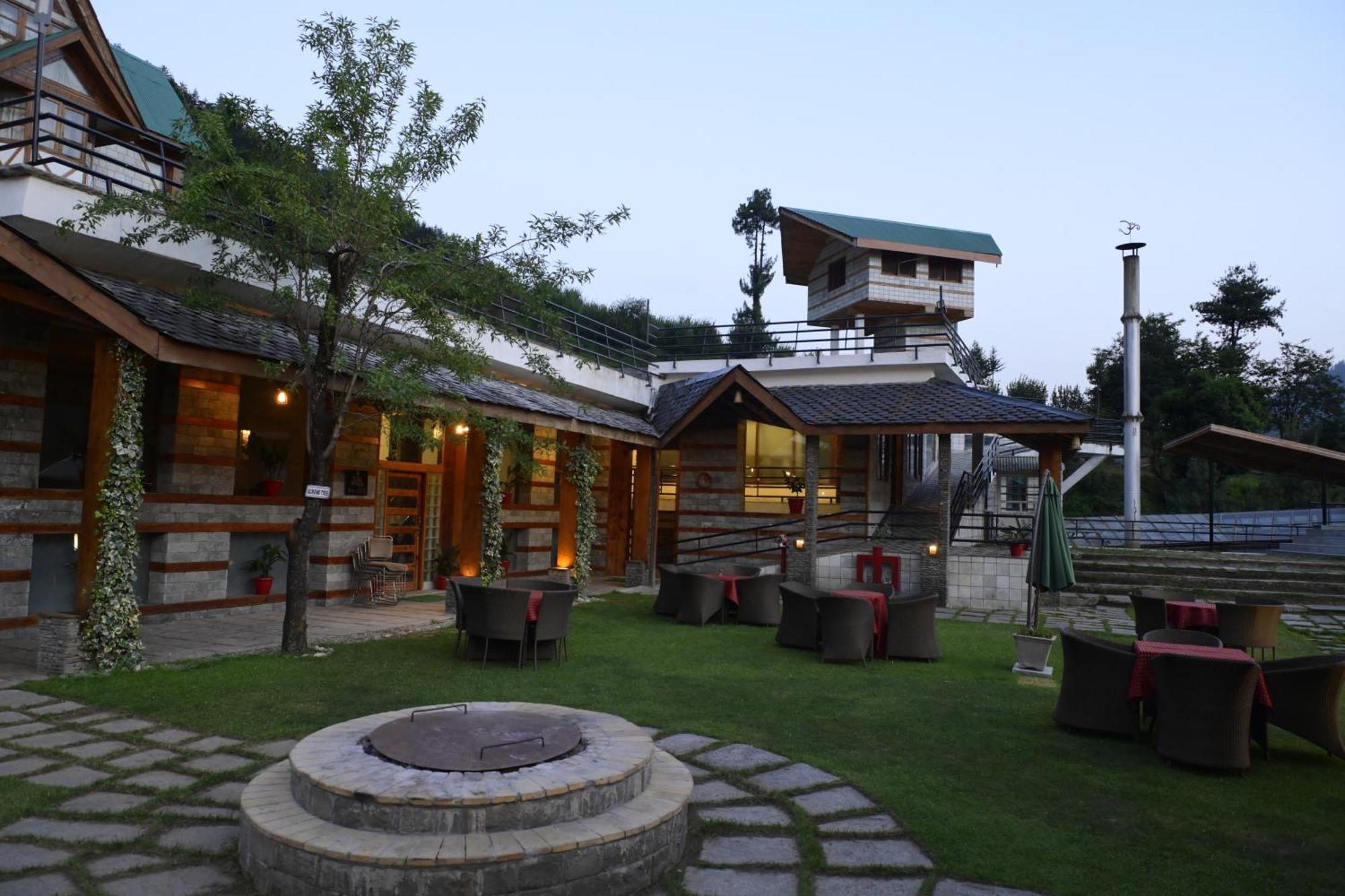 Resort Manuallaya The &
