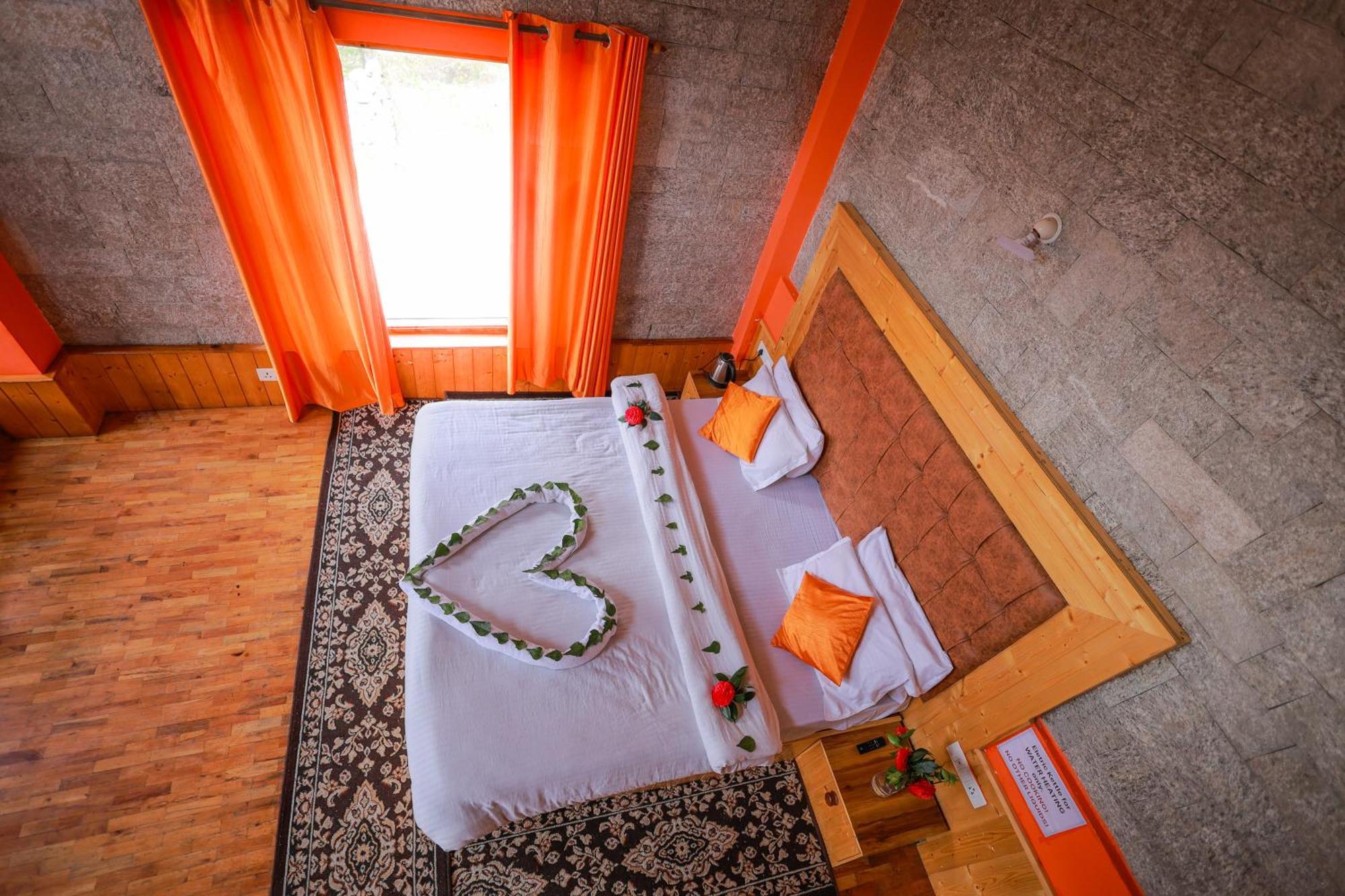 Snow River, Hotel 3*