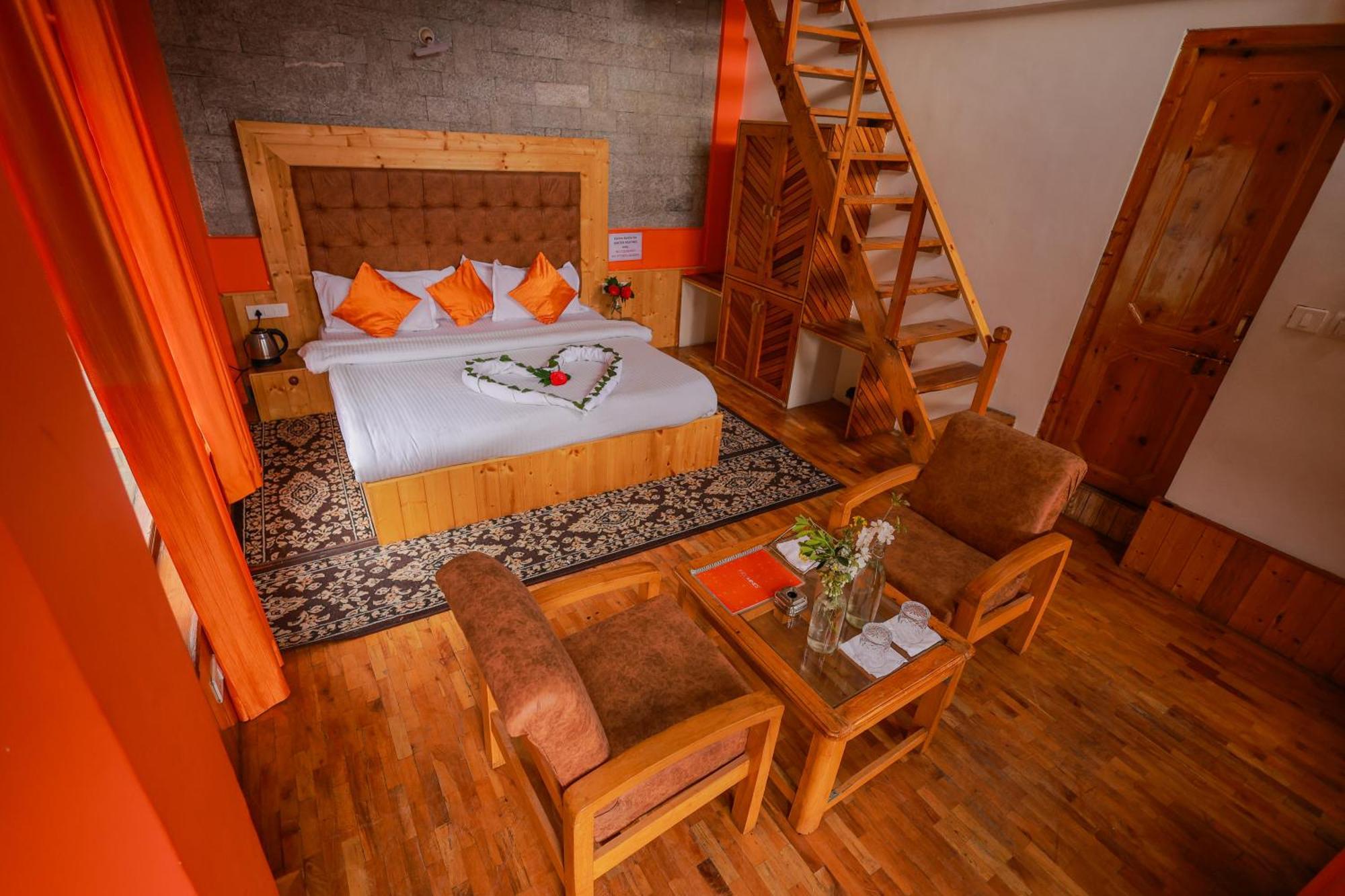 Hotel Snow River,