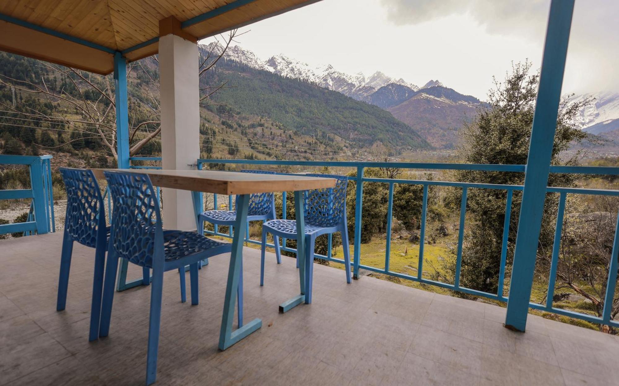 Snow River, Hotel Manali (Himachal Pradesh)