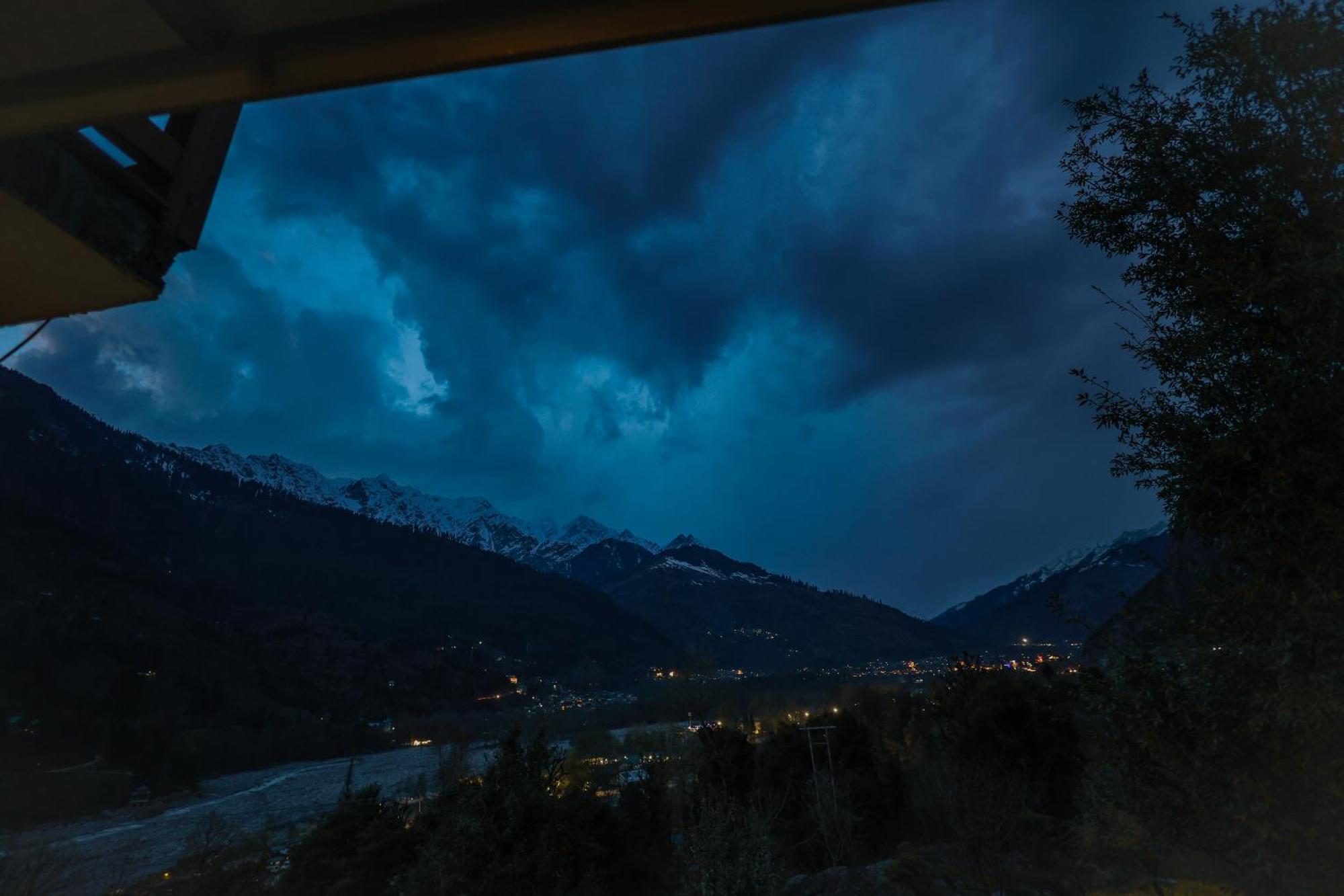 Snow River, Hotel 3*