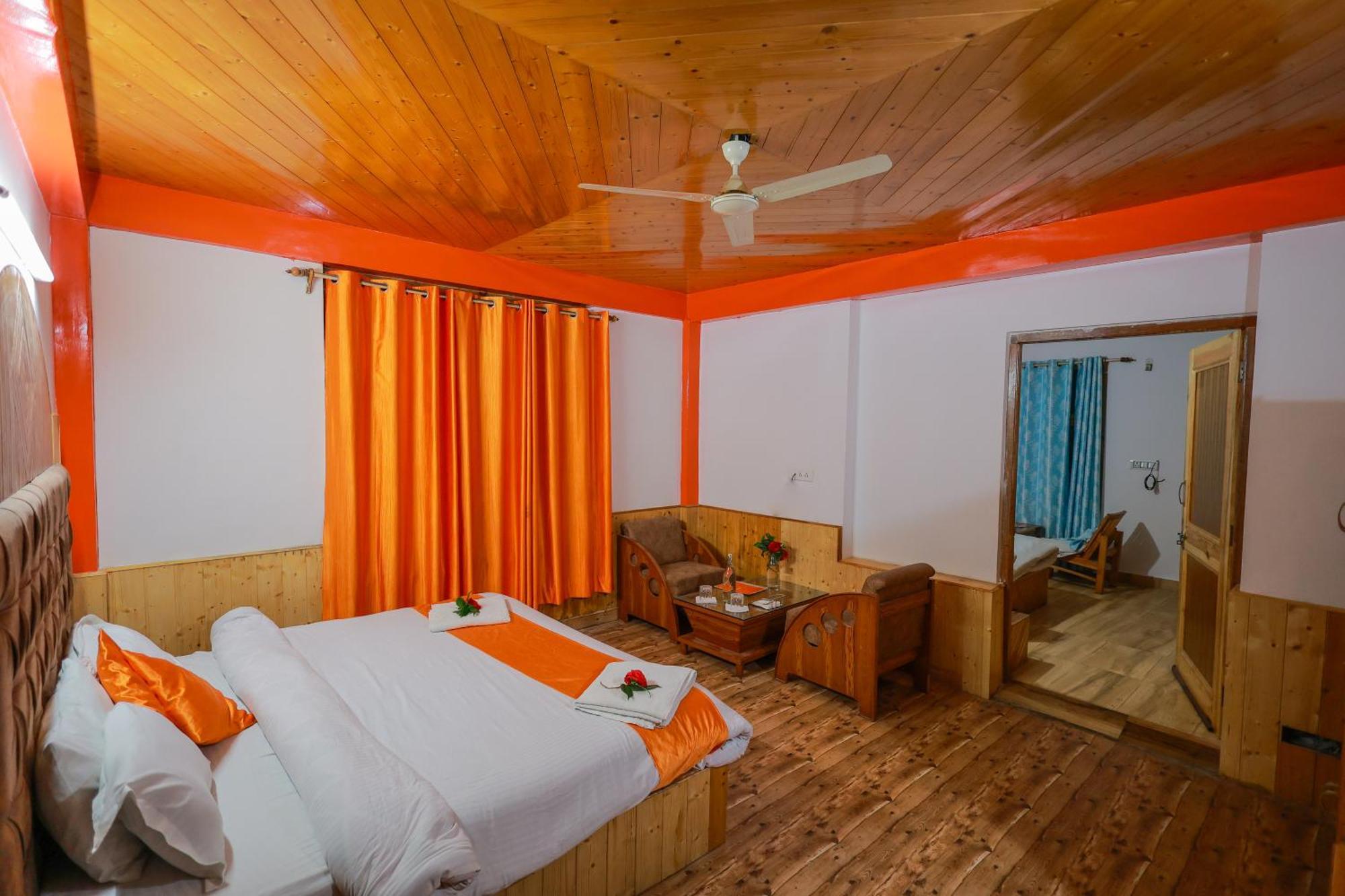 Snow River, Hotel Manali (Himachal Pradesh)