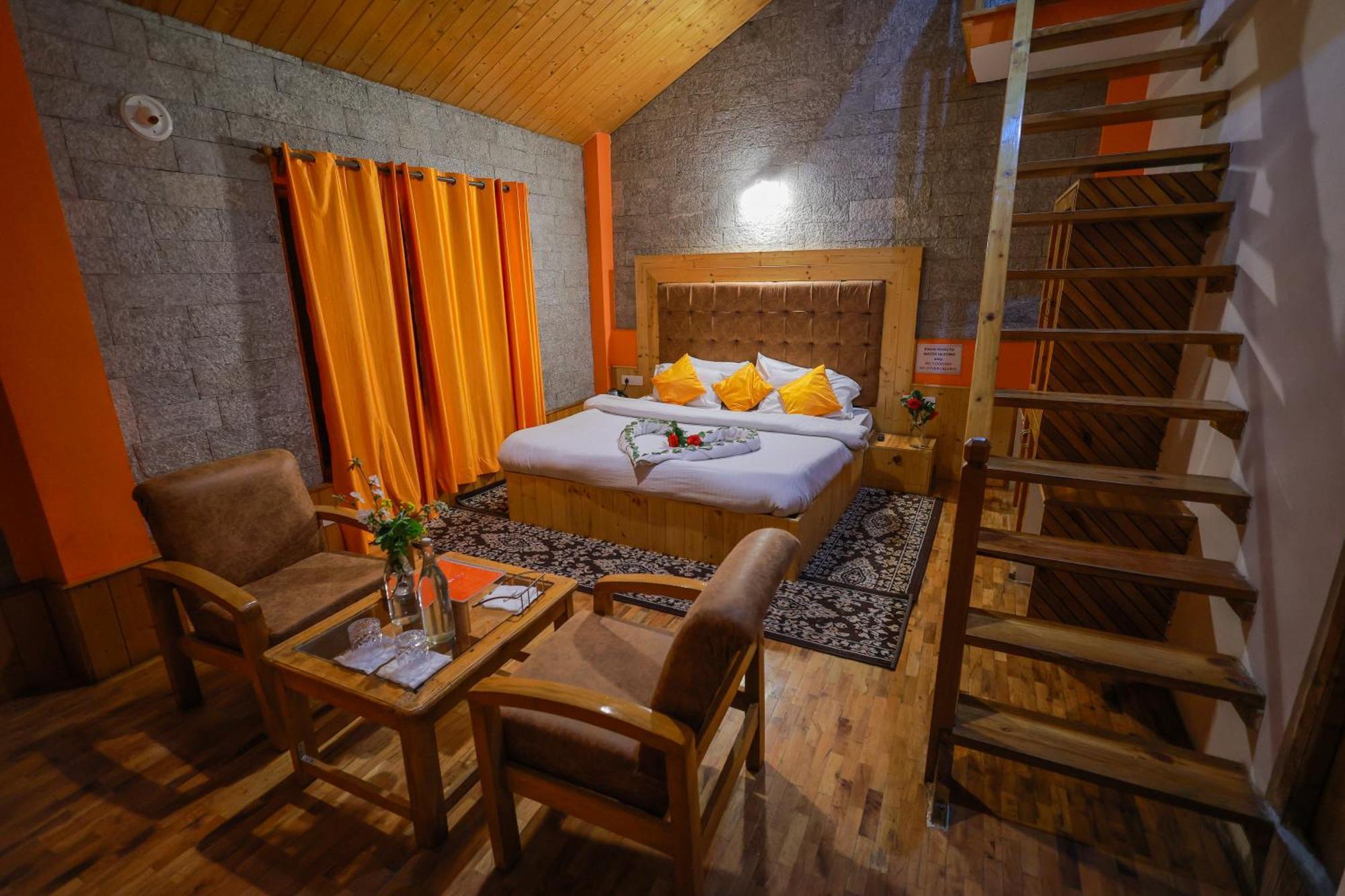 Snow River, Hotel 3*