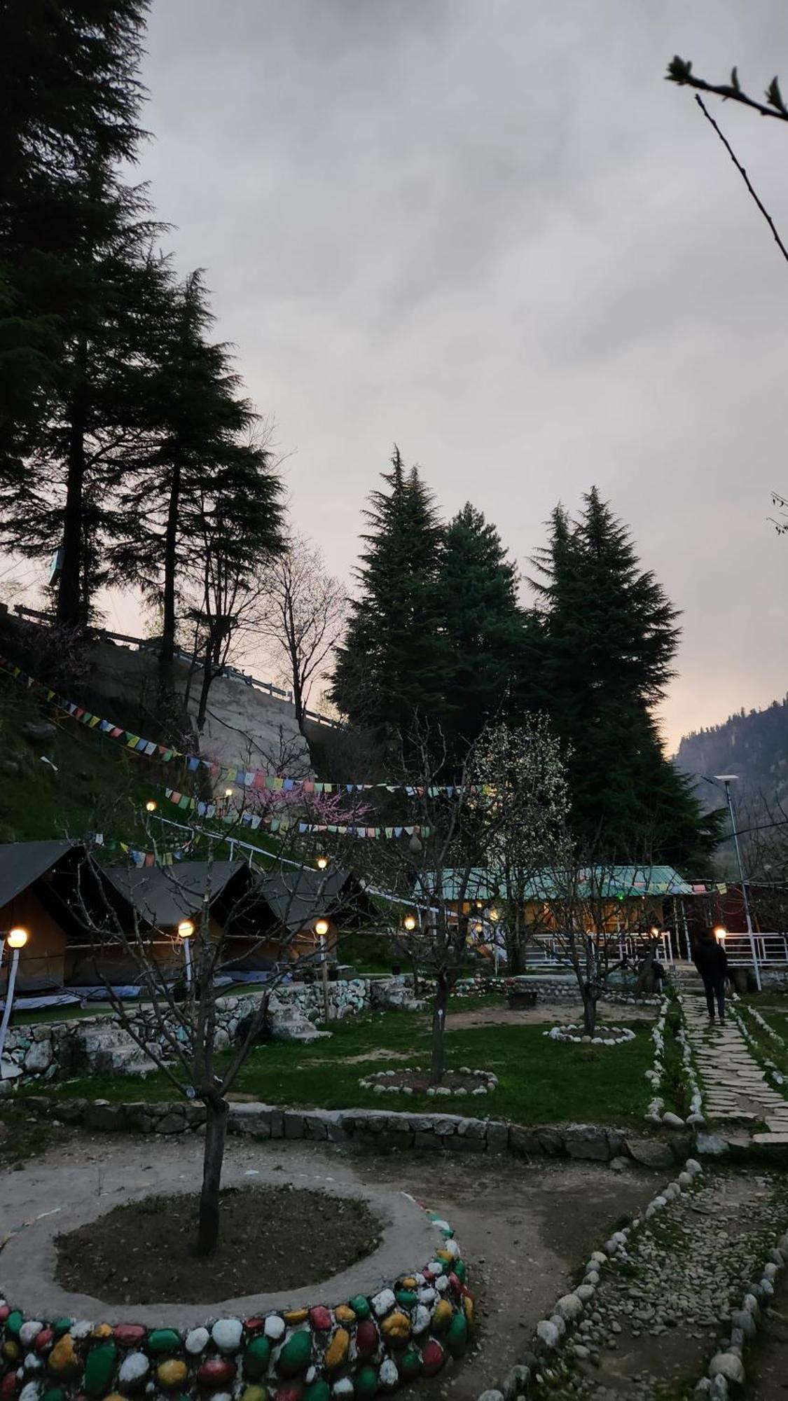 Homestay Himtrek River Side Camps And