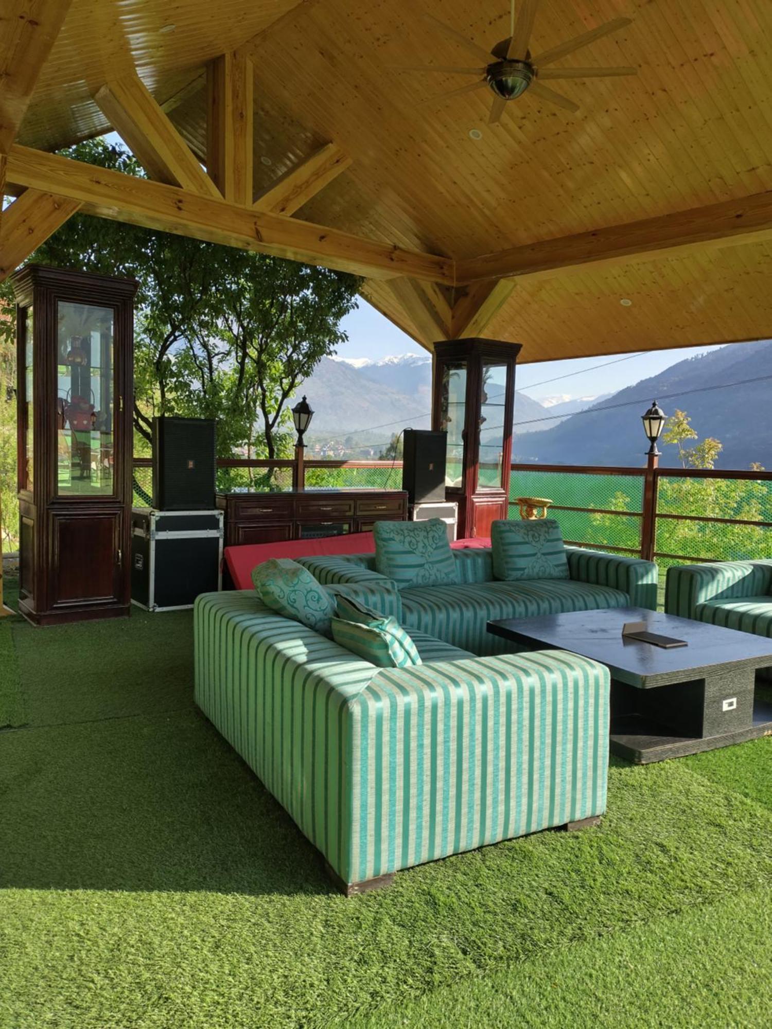 Regenta By Riverside Hotel 4*