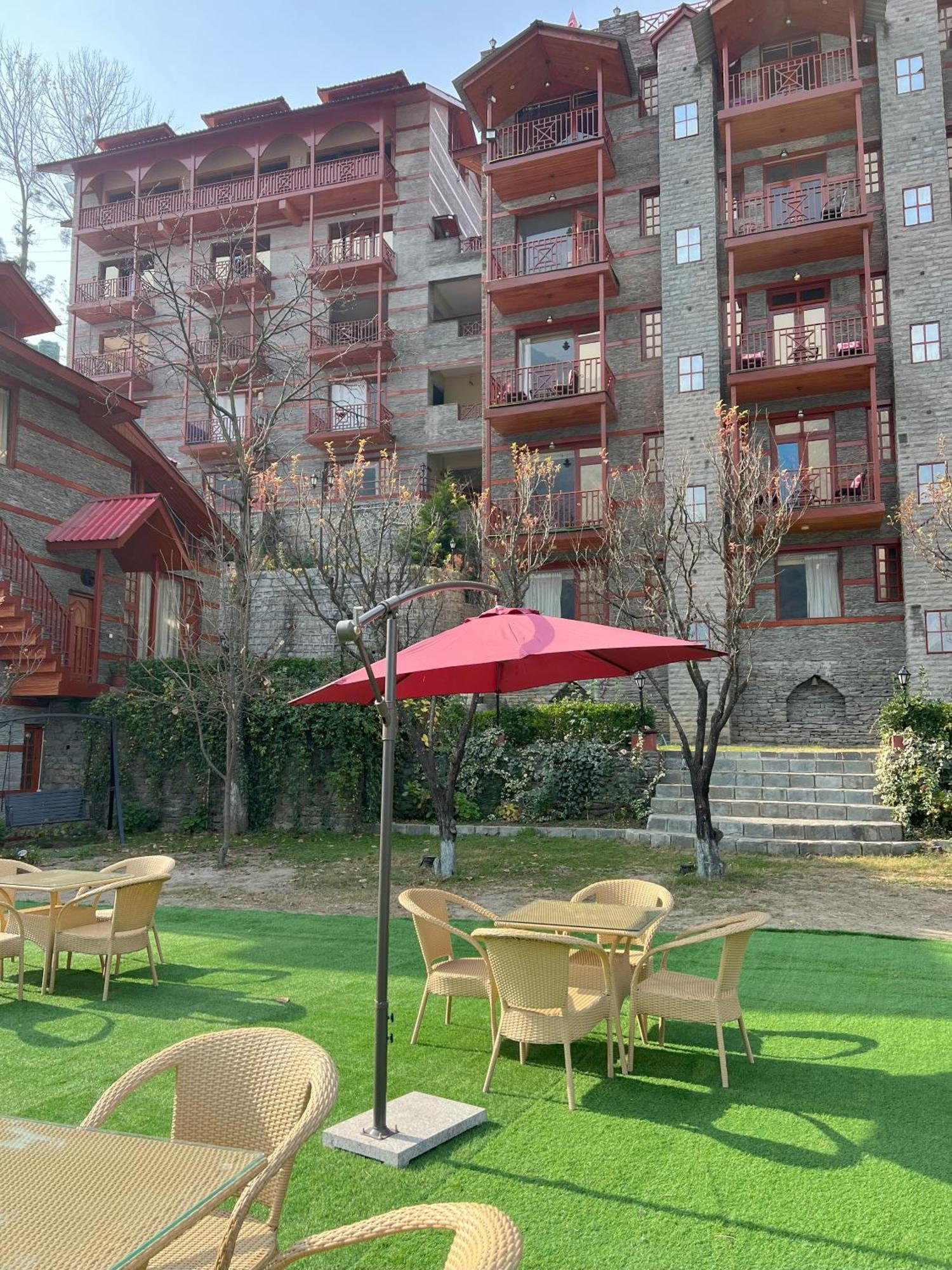 Regenta By Riverside Hotel 4*