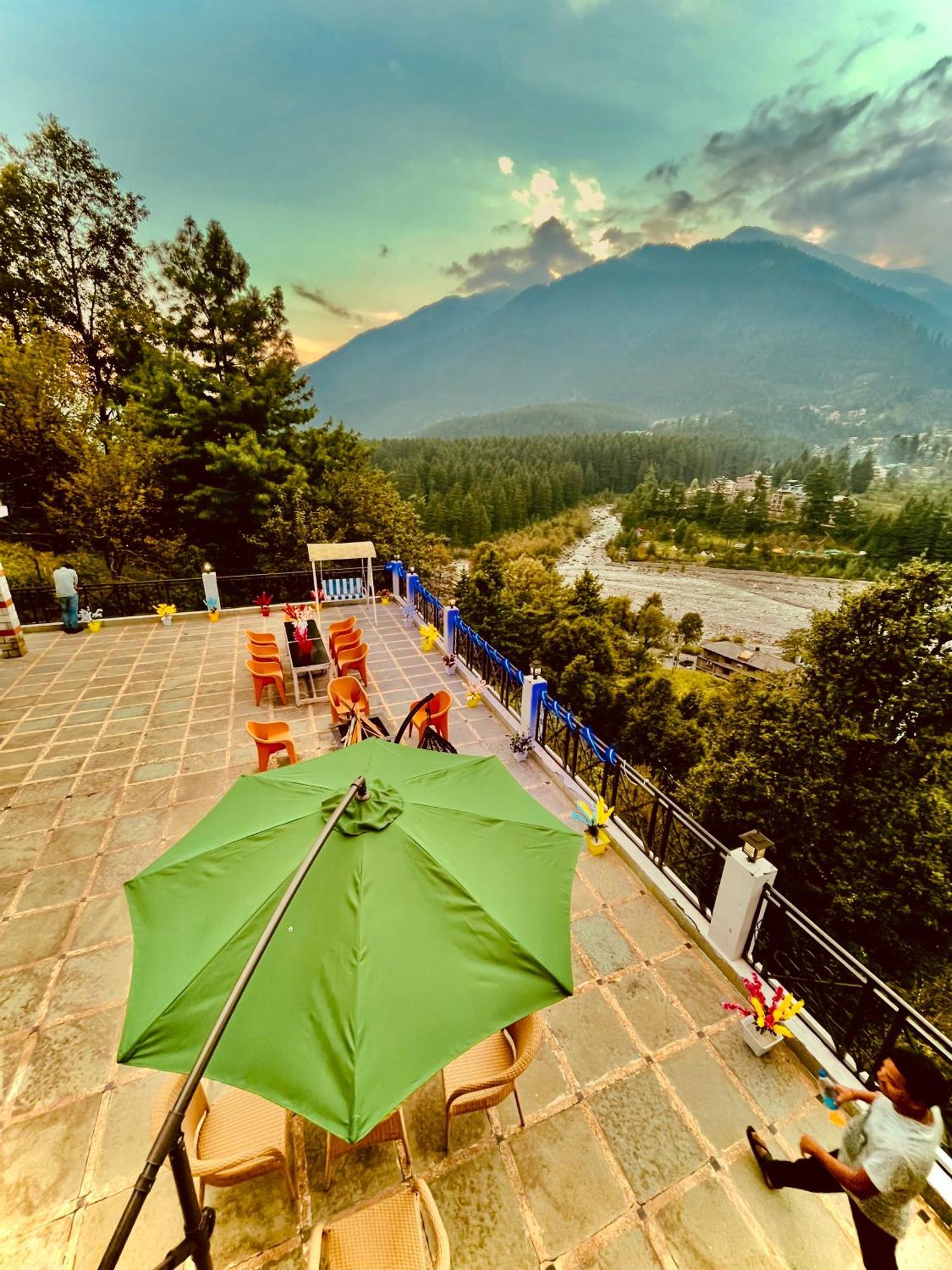 Snow Clad Riverview & Resort, Manali (Himachal Pradesh)