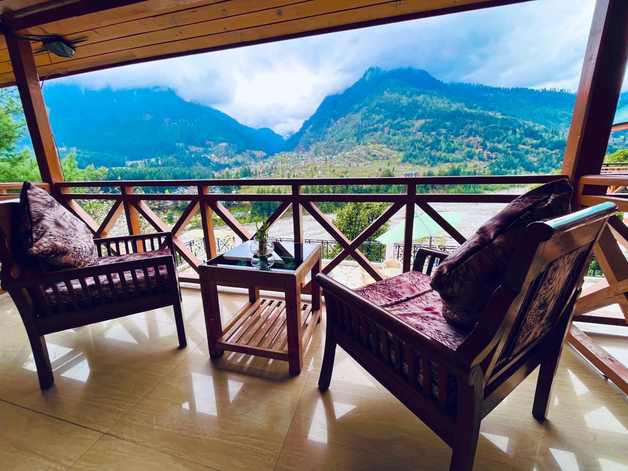 Snow Clad Riverview & Resort, Manali (Himachal Pradesh)