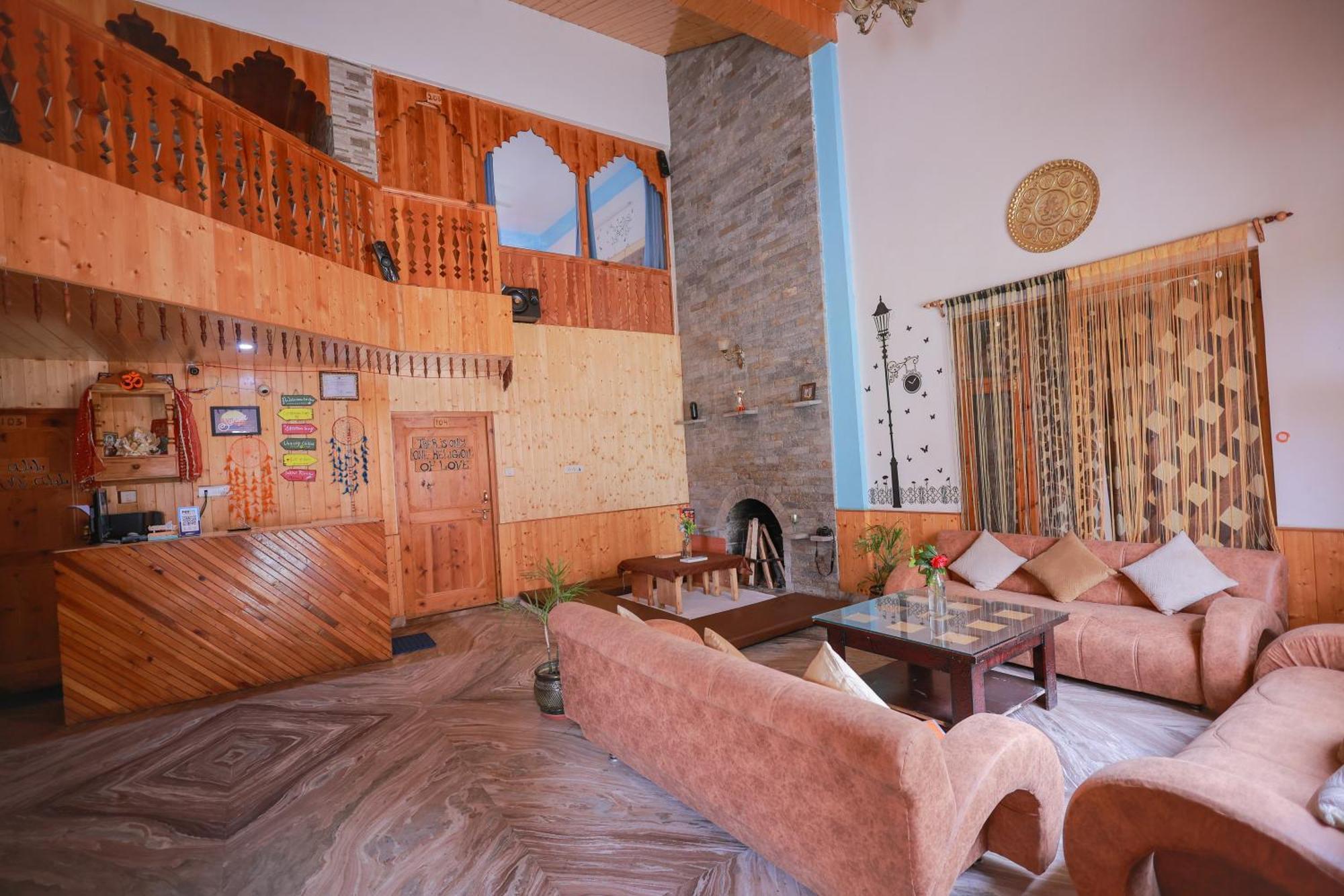 Snow River, Hotel 3*