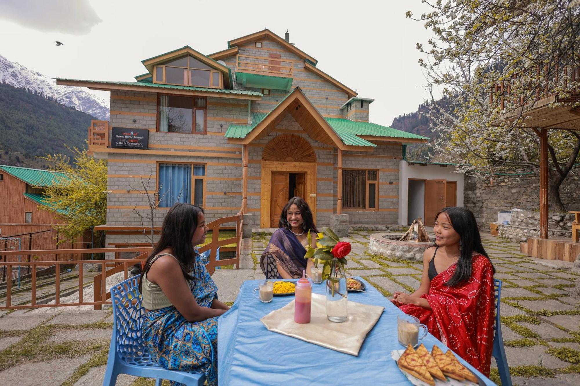 Snow River, Hotel Manali (Himachal Pradesh)