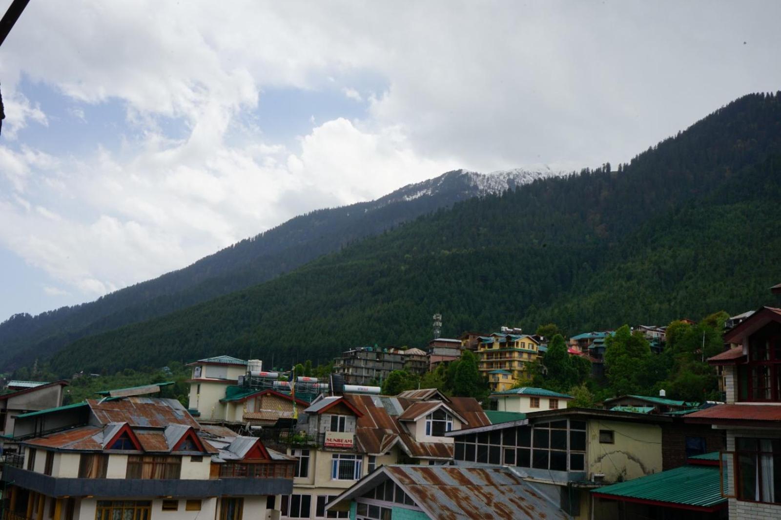 Hotel Magnolia Mallroad Manali (Himachal Pradesh)