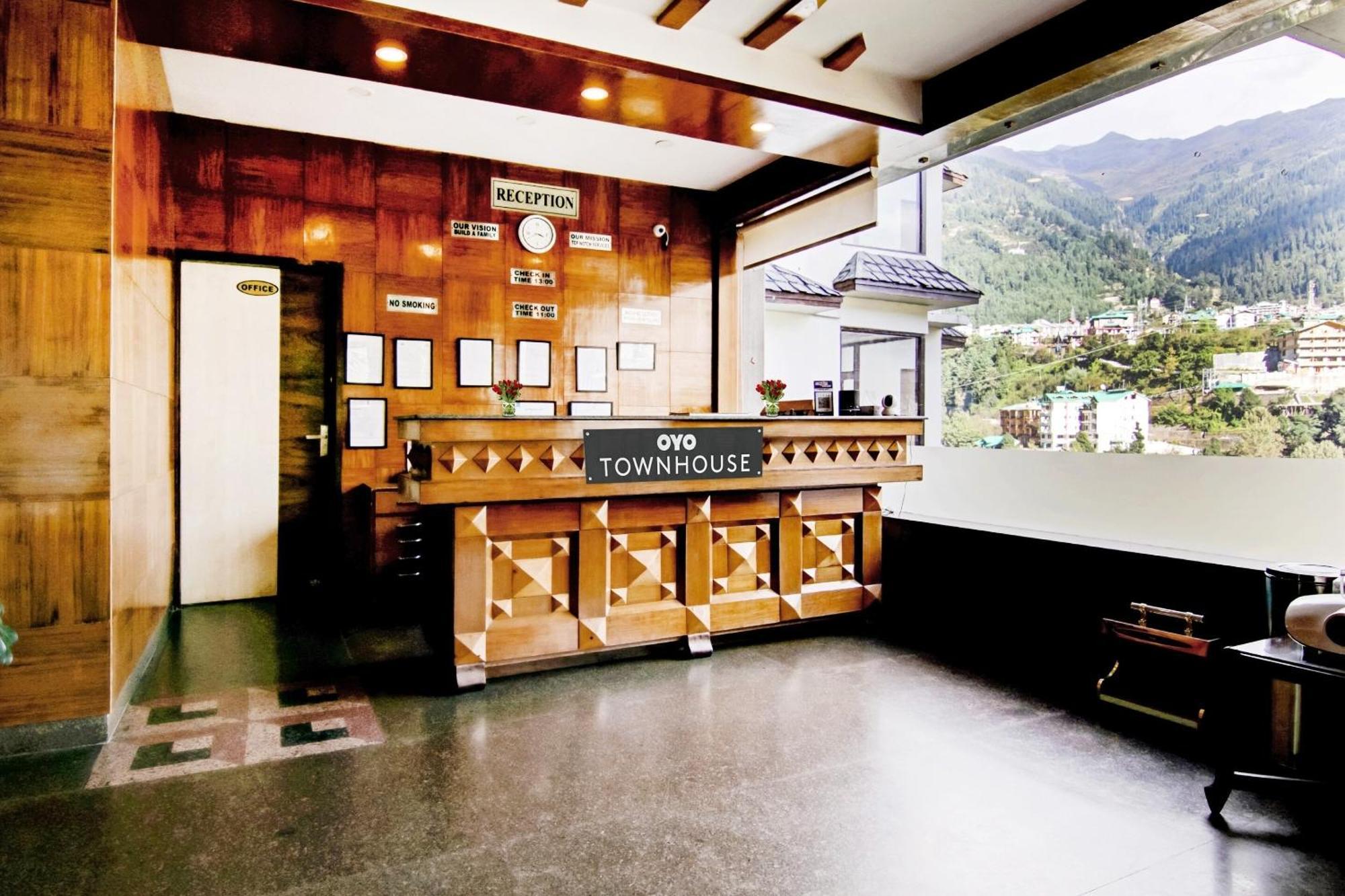 Townhouse Oak Rohtang Heights Hotel
