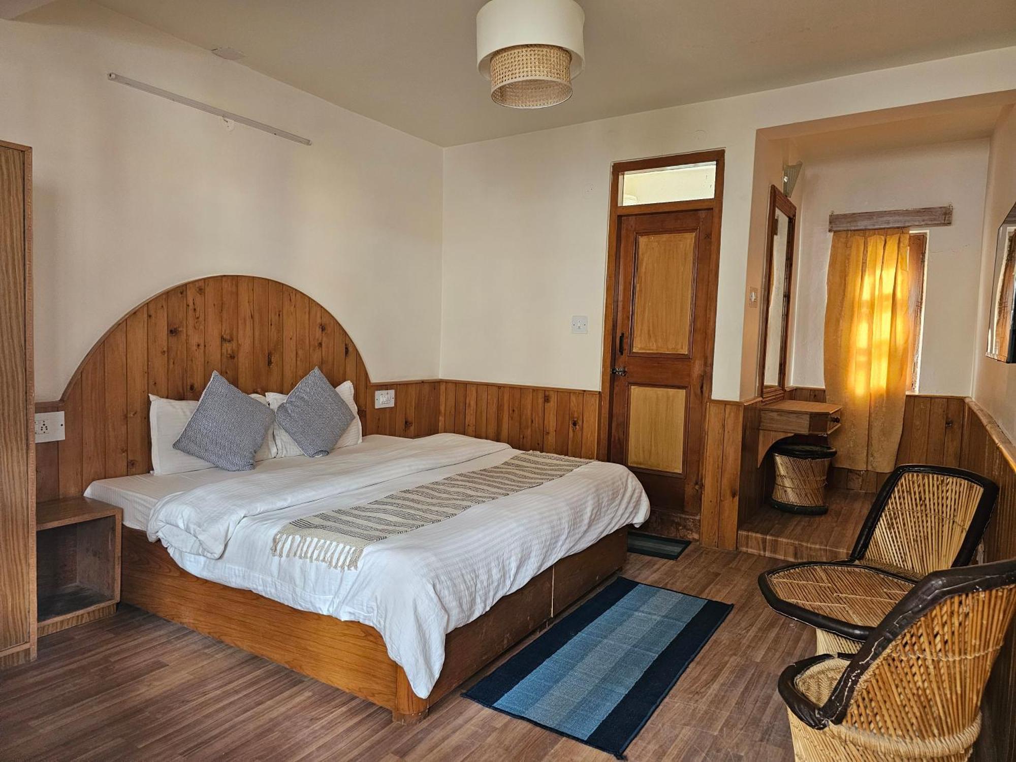 Drifters - The Hidden Tribe Guest house Manali (Himachal Pradesh)