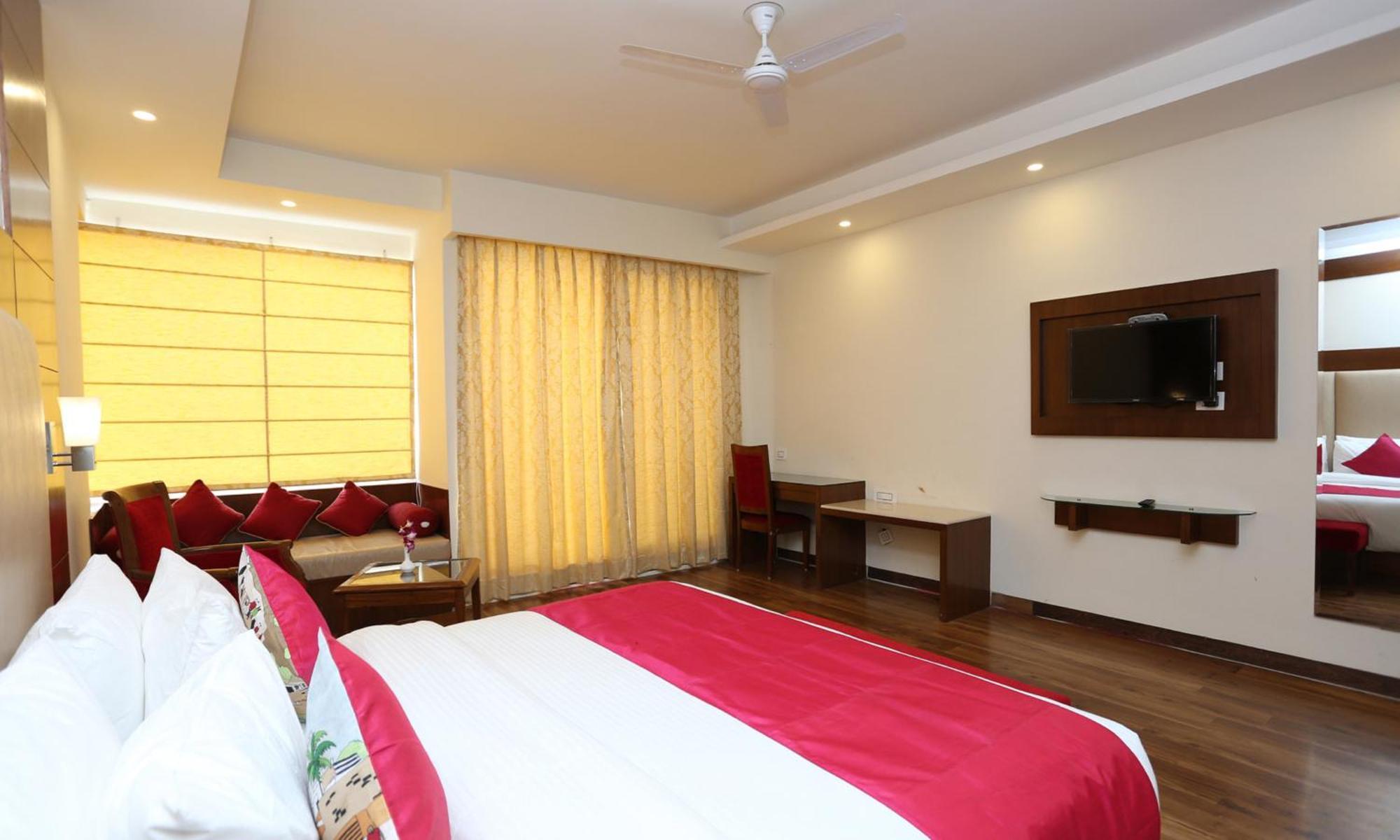 The Allure Grand - A Riverside And 4*