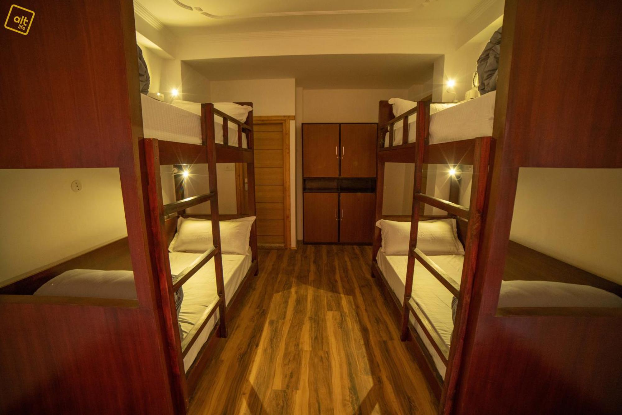 Alt Life - Hostel *