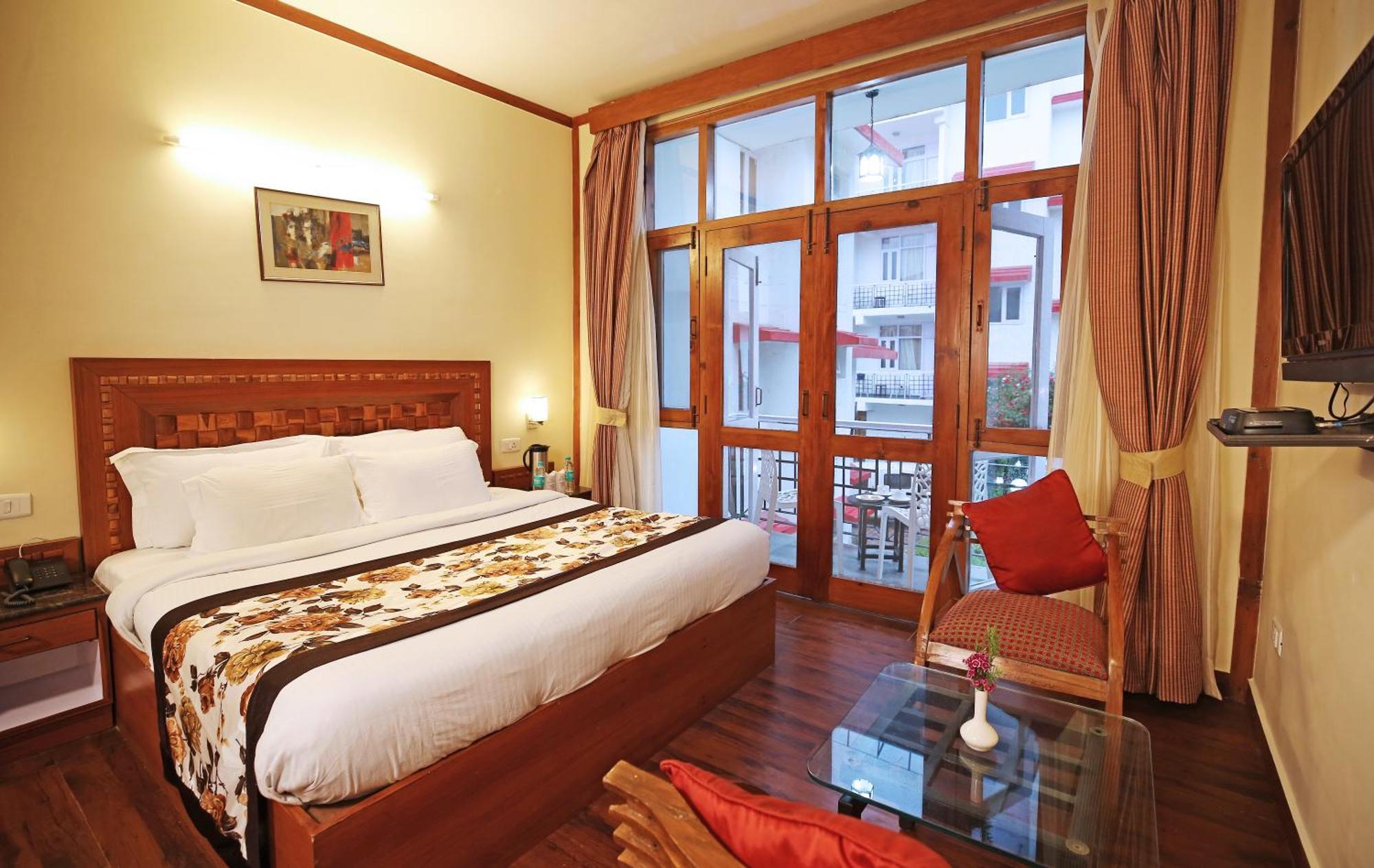 Resort De Vivendi With 35000 Sqft Open Lawn With Bbq Manali (Himachal Pradesh)