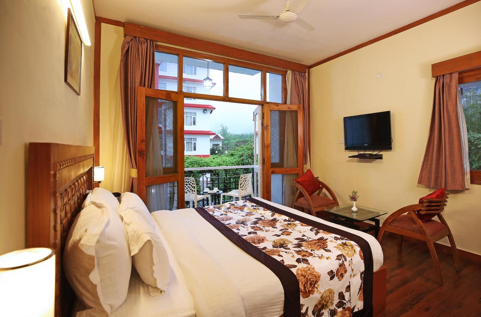 De Vivendi With 35000 Sqft Open Lawn With Bbq Resort 4*