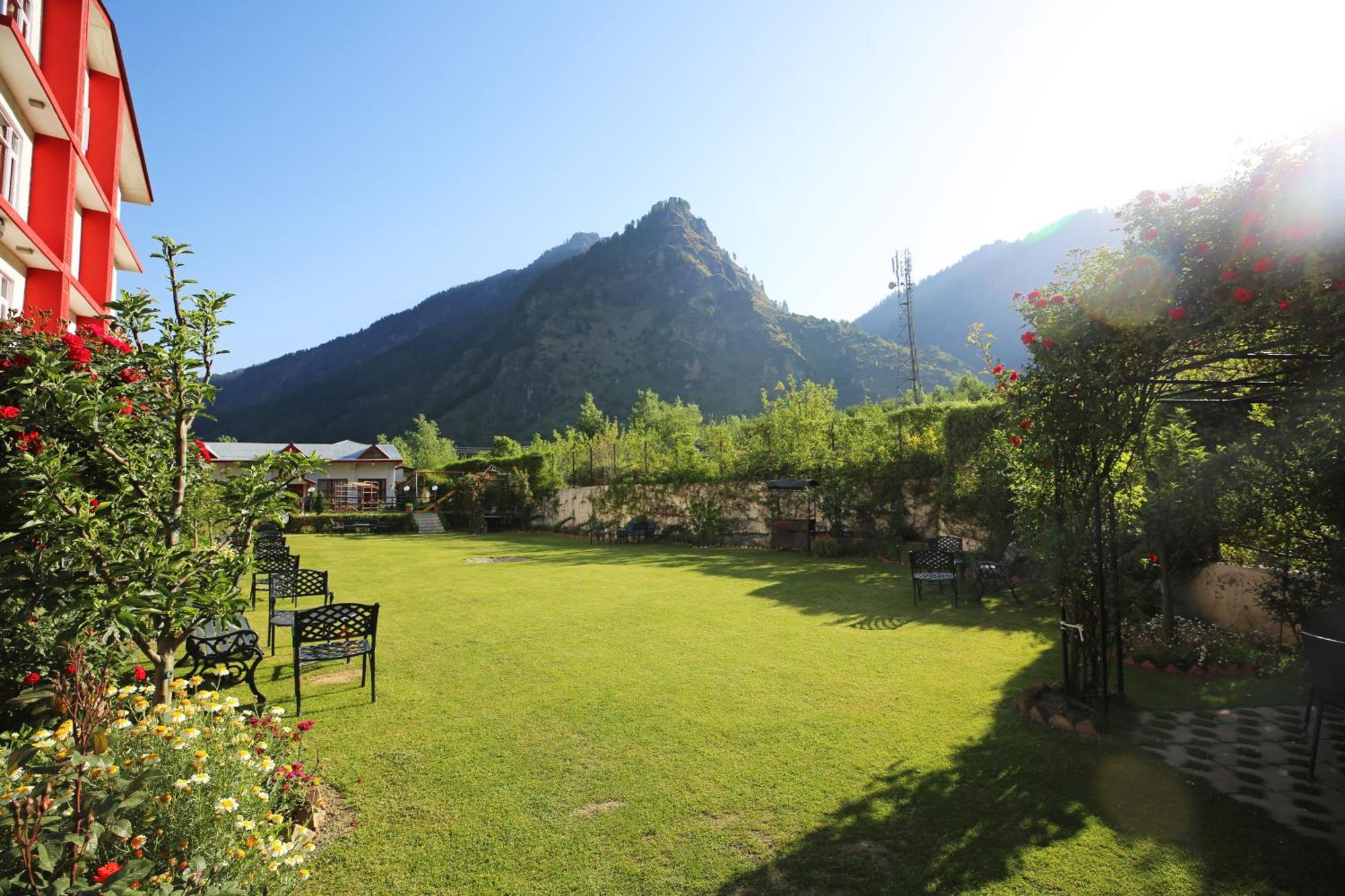 Resort De Vivendi With 35000 Sqft Open Lawn With Bbq 4*