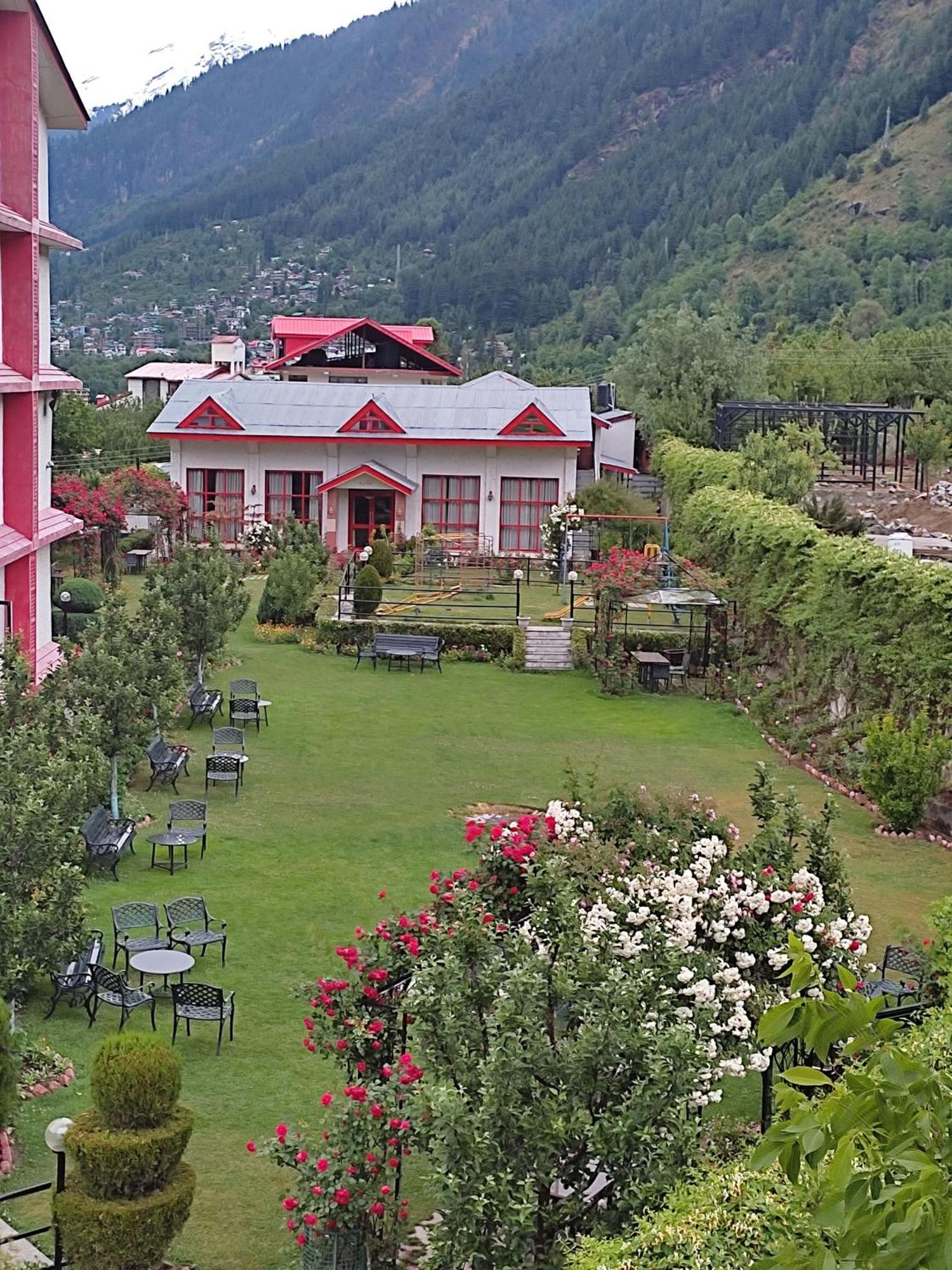 De Vivendi With 35000 Sqft Open Lawn With Bbq Manali (Himachal Pradesh)
