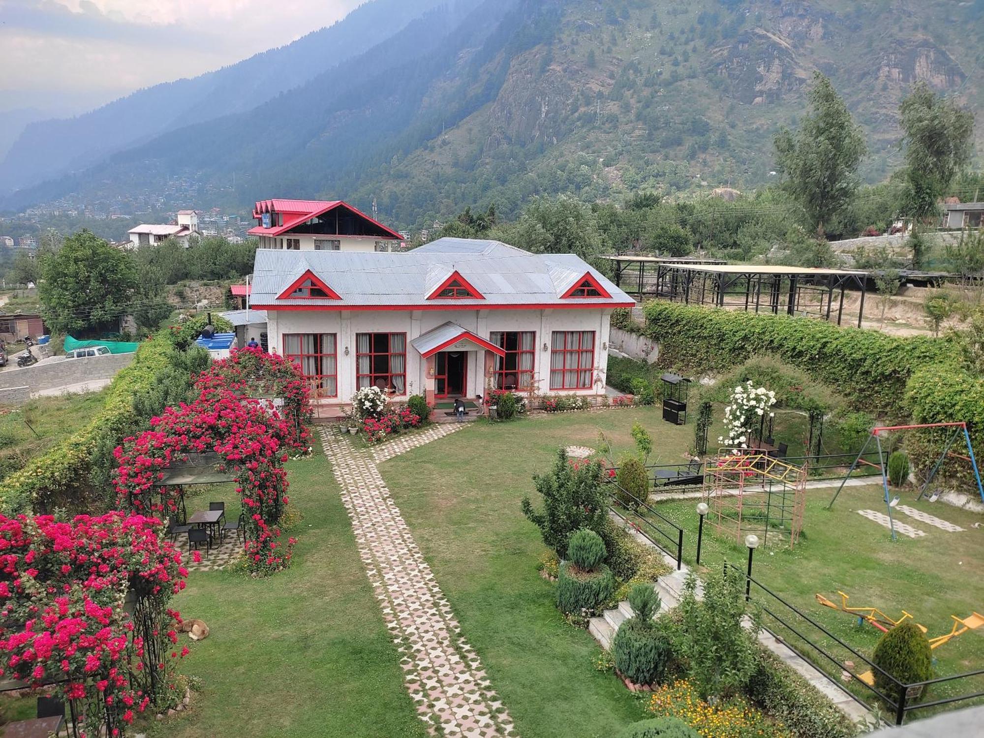 Resort De Vivendi With 35000 Sqft Open Lawn With Bbq 4*