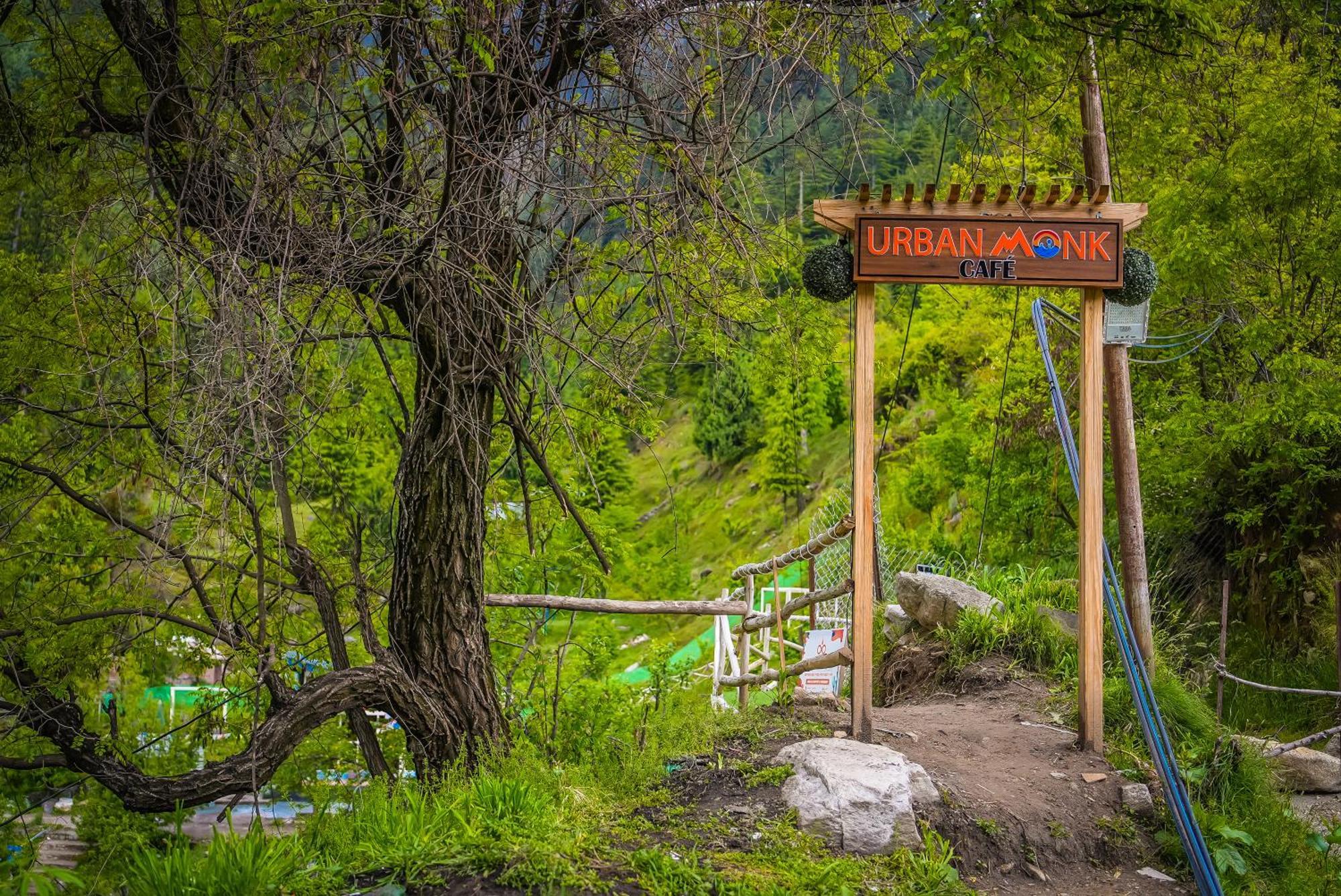 Homestay Urban Monk And Cafe Manali (Himachal Pradesh)