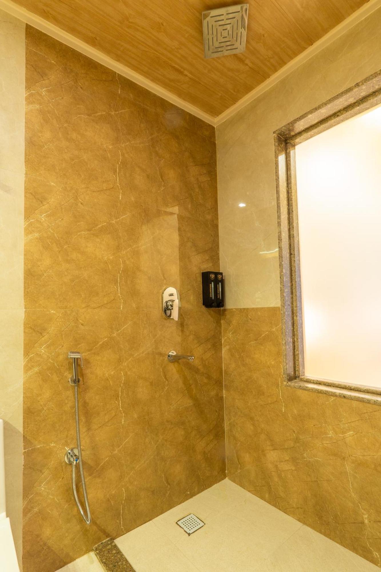 Rustic Wood Hotel 3*