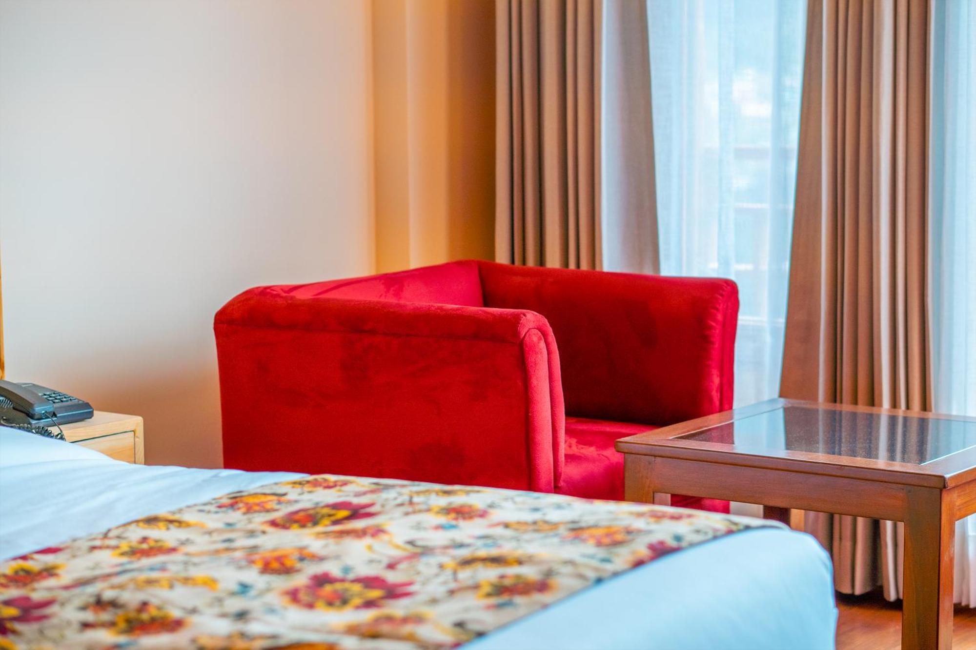 Hotel Rustic Wood
