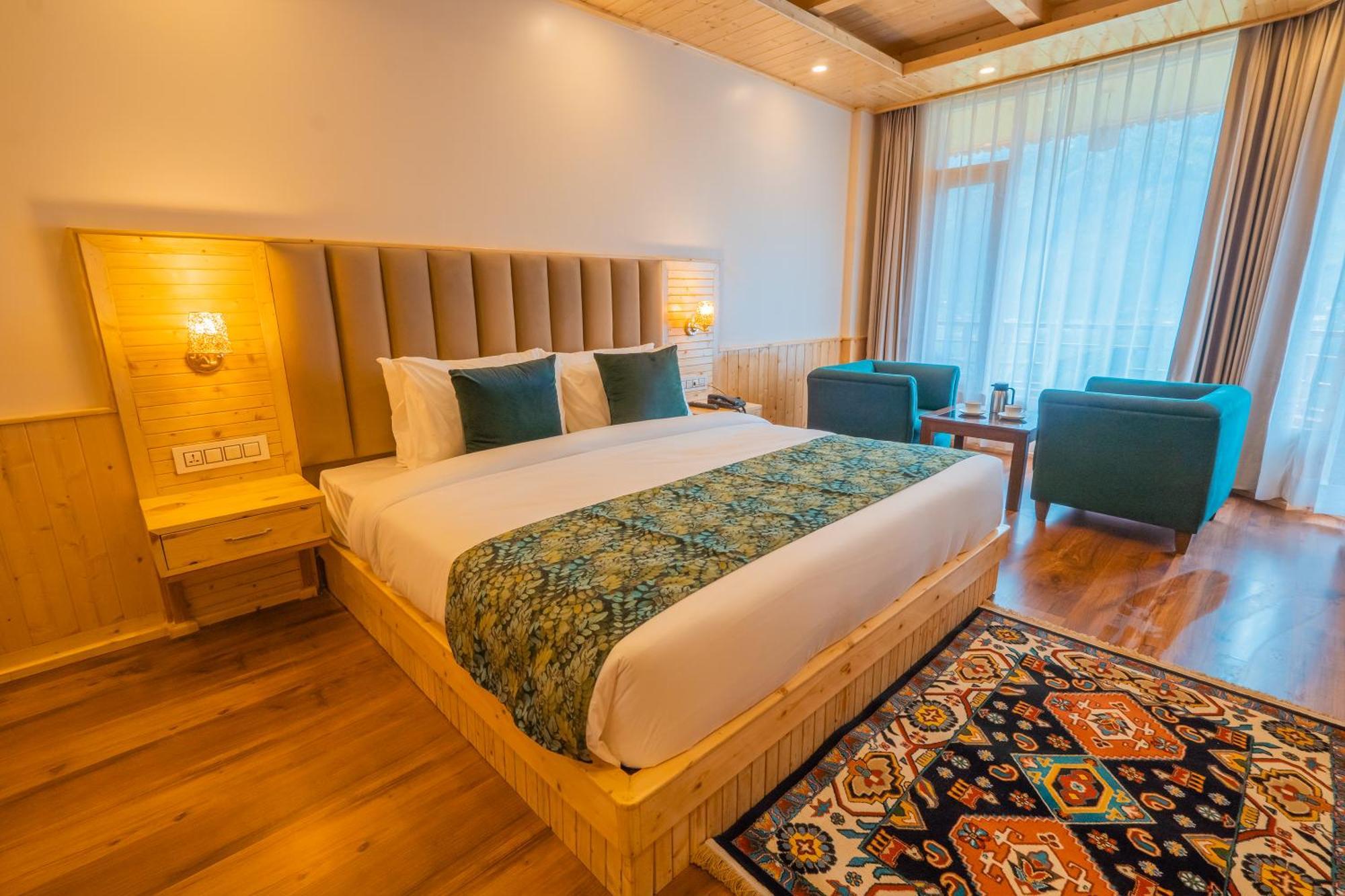 Rustic Wood Hotel 3*
