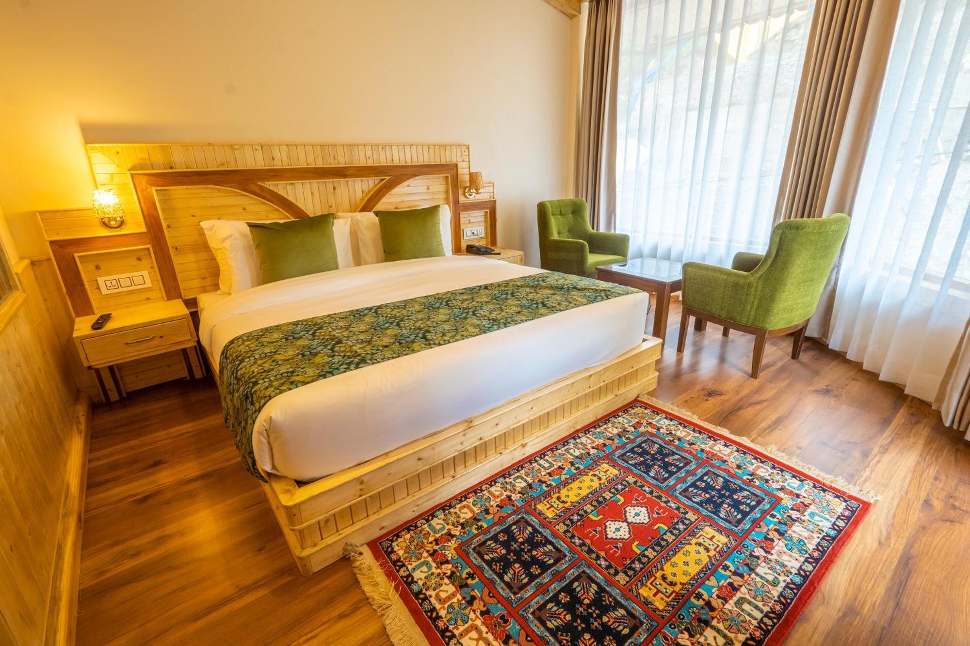 Hotel Rustic Wood Manali (Himachal Pradesh)