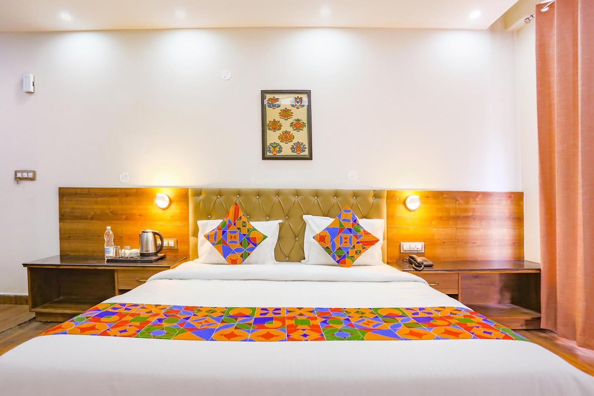 Fabhotel Outhills 3*
