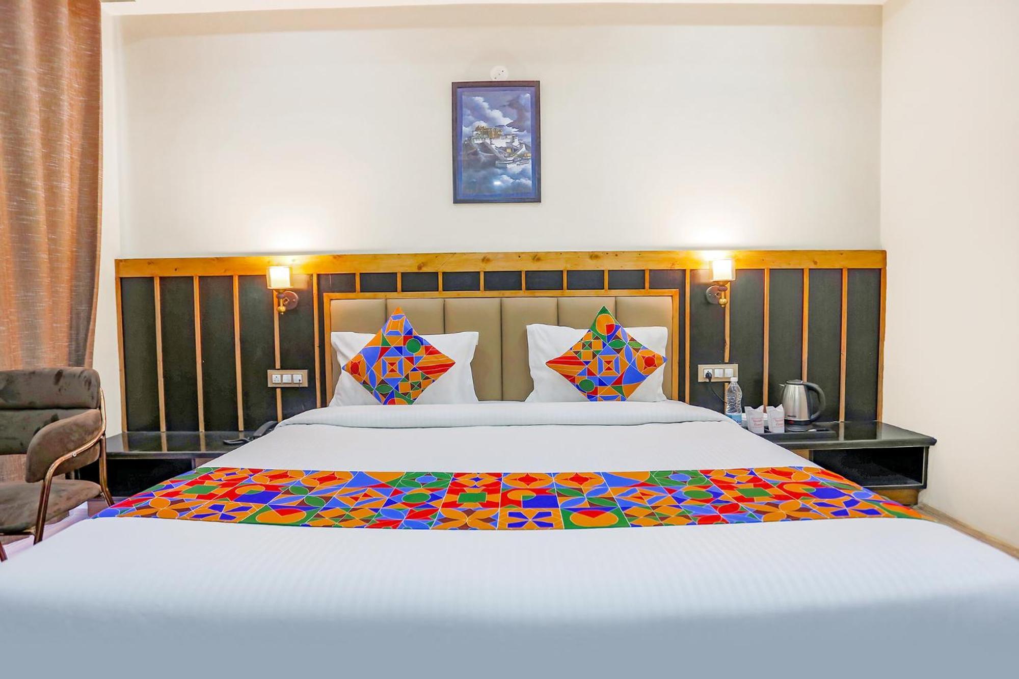 Hotel Fabhotel Outhills