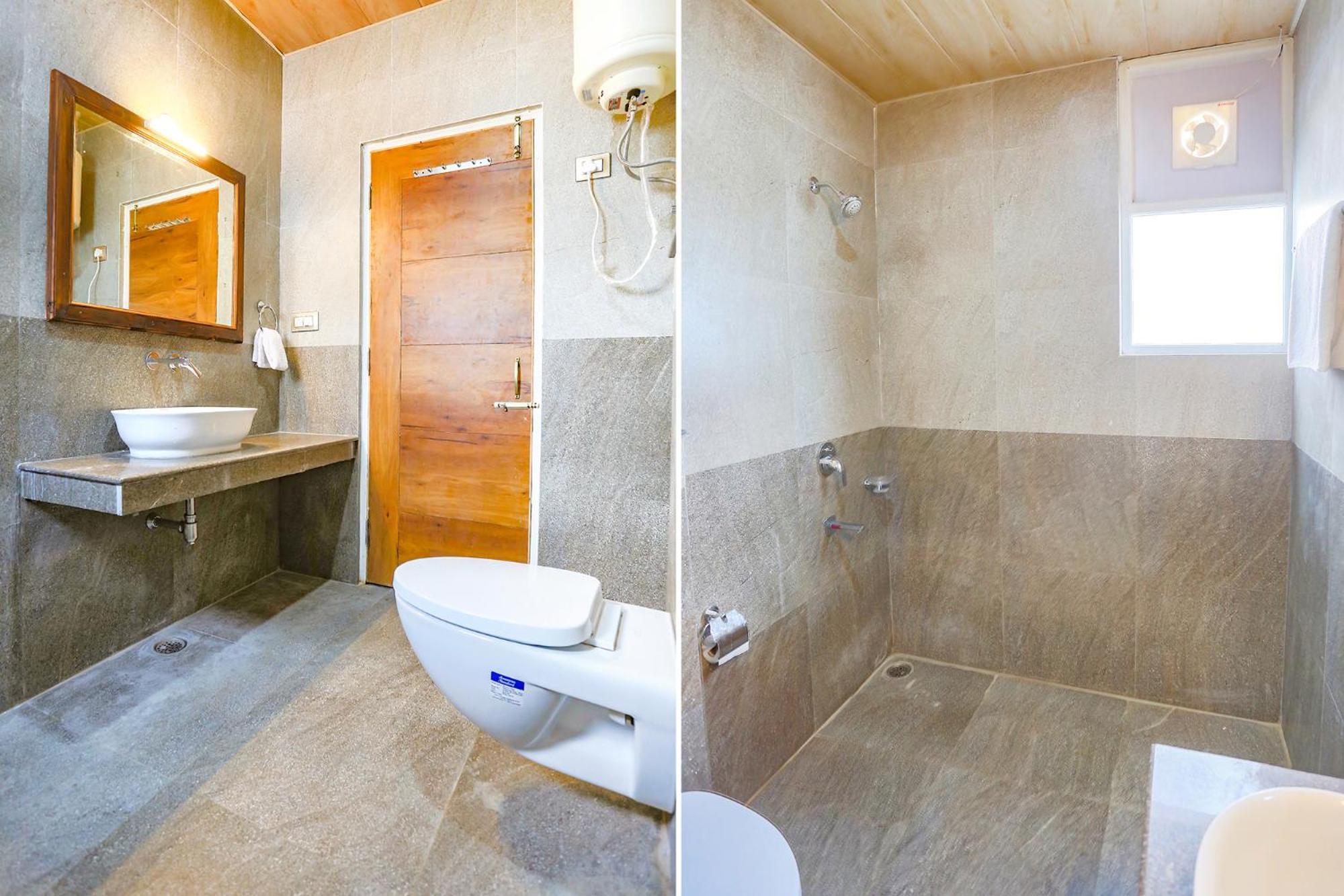 Fabhotel Outhills 3*