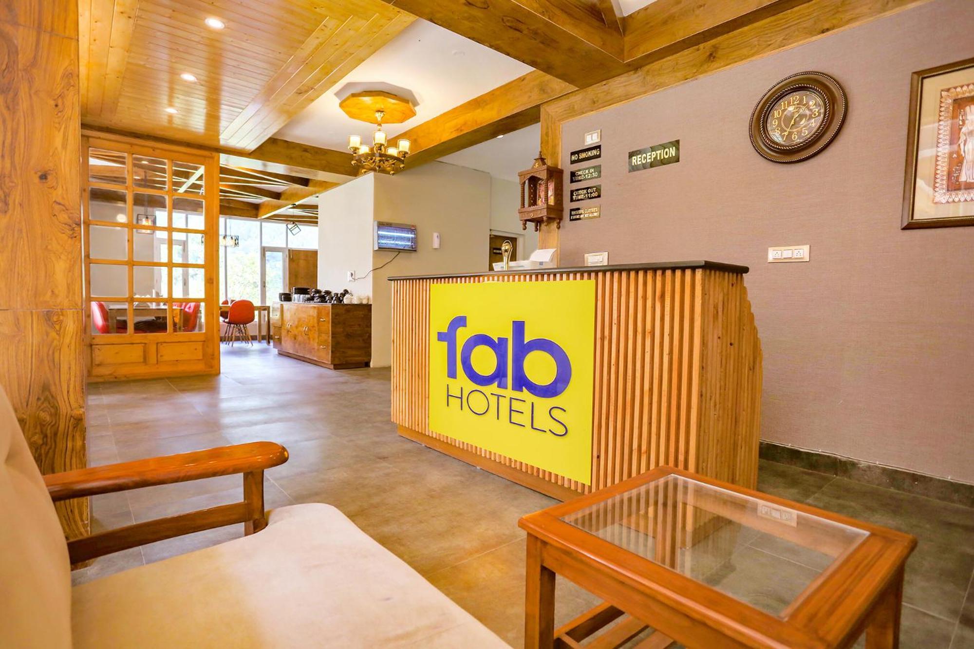 Fabhotel Outhills 3*