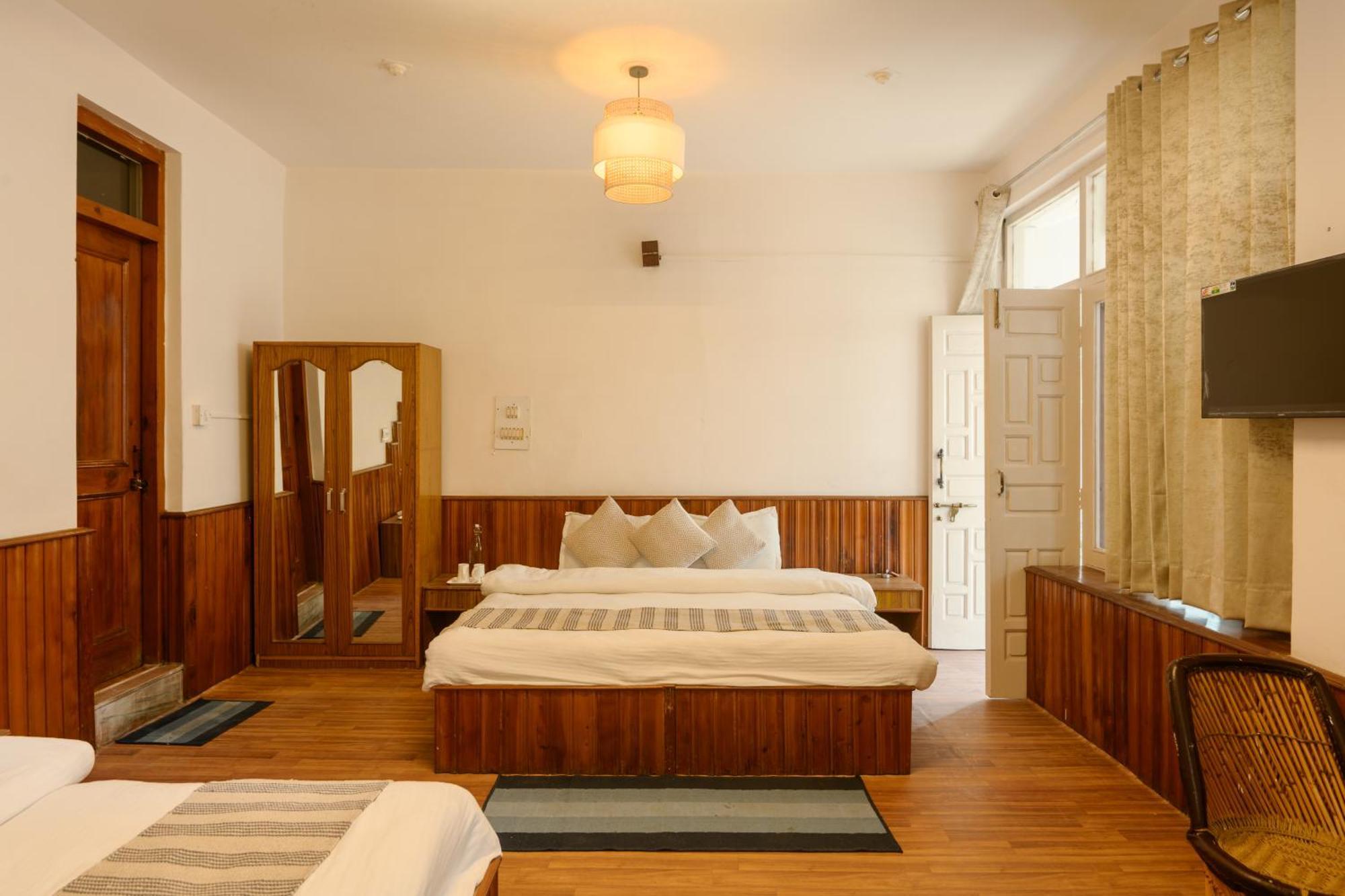Drifters - The Hidden Tribe Guest house Manali (Himachal Pradesh)