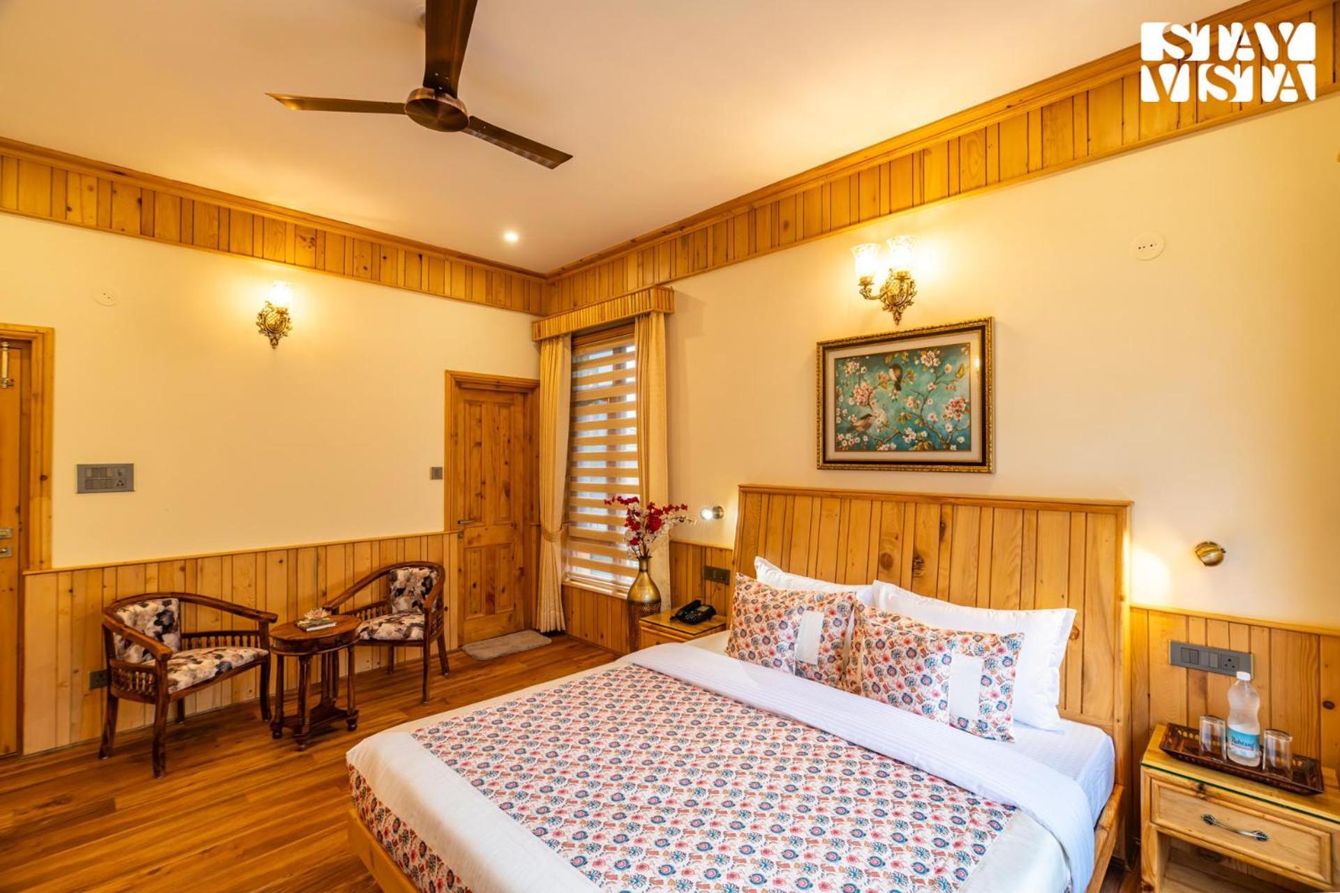 Stayvista At Amritalaya With Bonfire & Lawn Villa Manali (Himachal Pradesh)