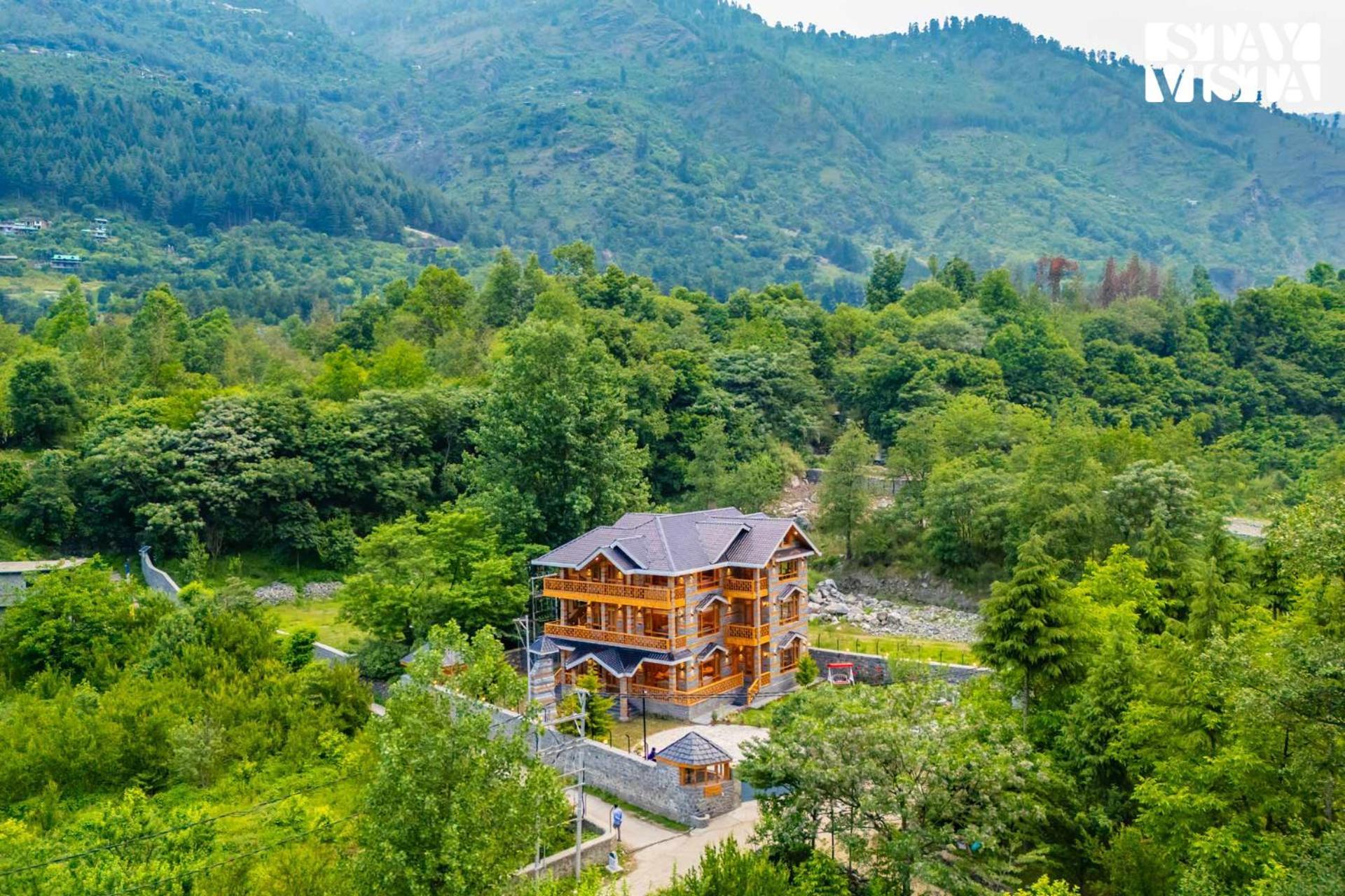Stayvista At Amritalaya With Bonfire & Lawn Villa Manali (Himachal Pradesh)
