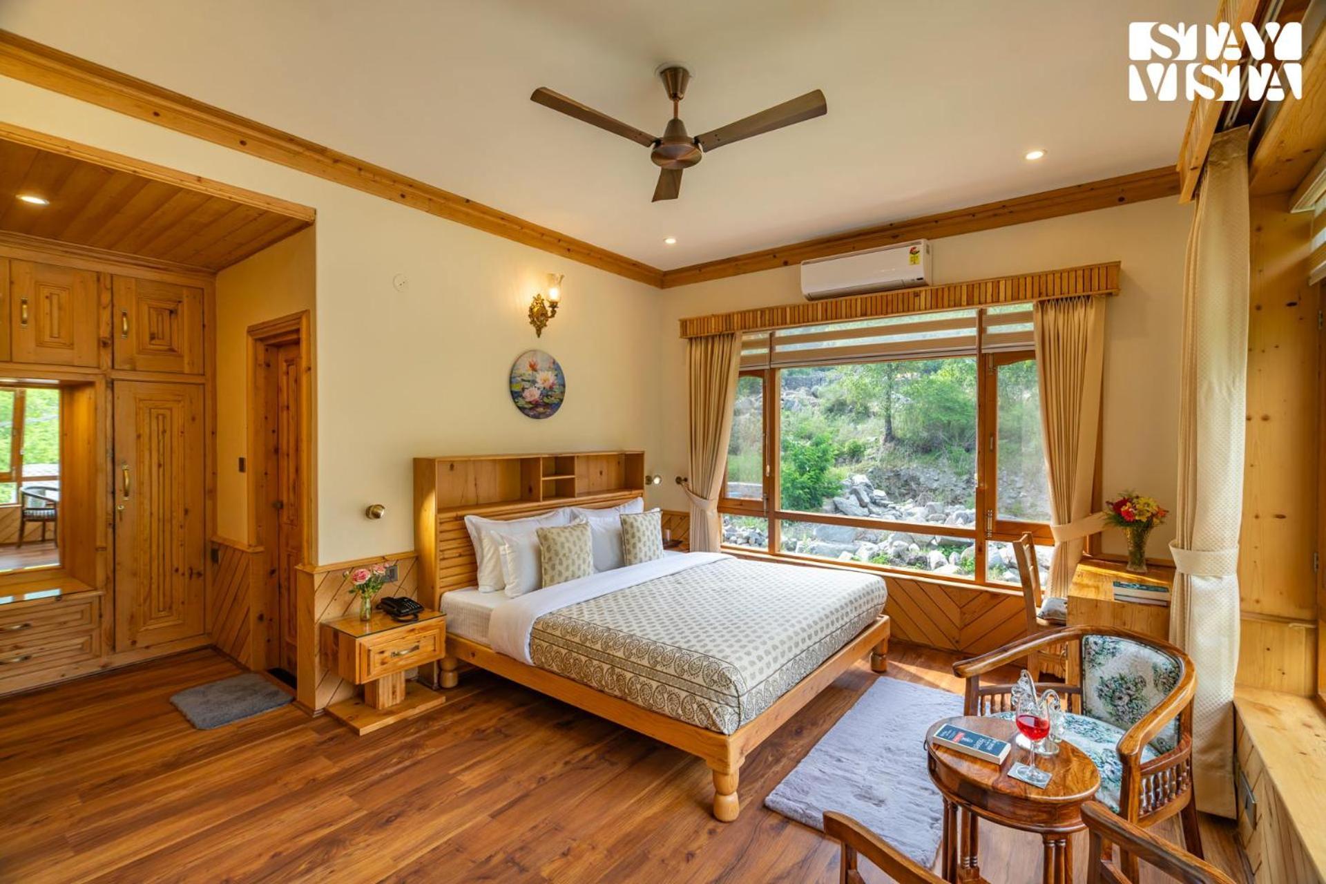 Villa Stayvista At Amritalaya With Bonfire & Lawn Manali (Himachal Pradesh)
