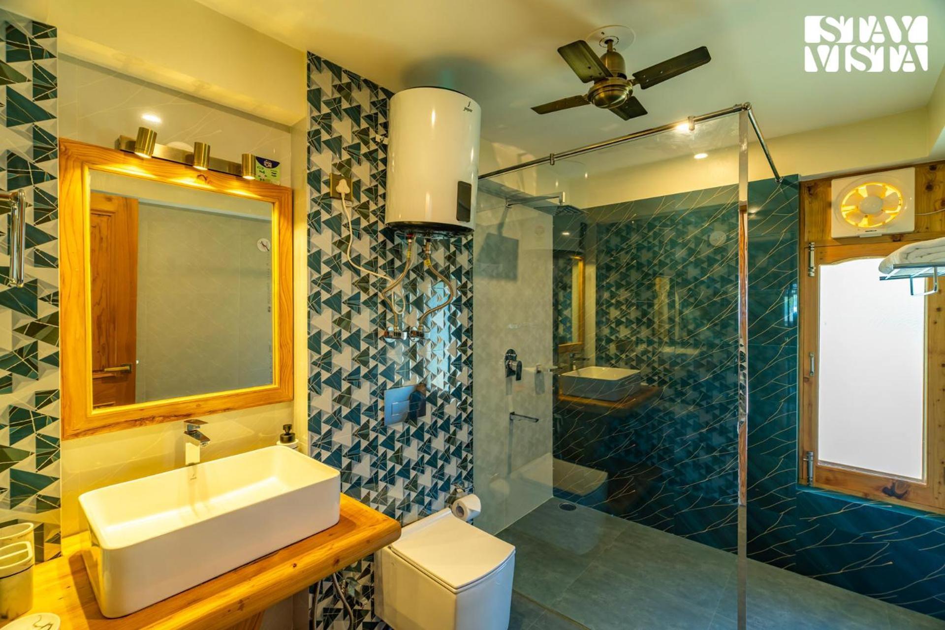 Villa Stayvista At Amritalaya With Bonfire & Lawn Manali (Himachal Pradesh)