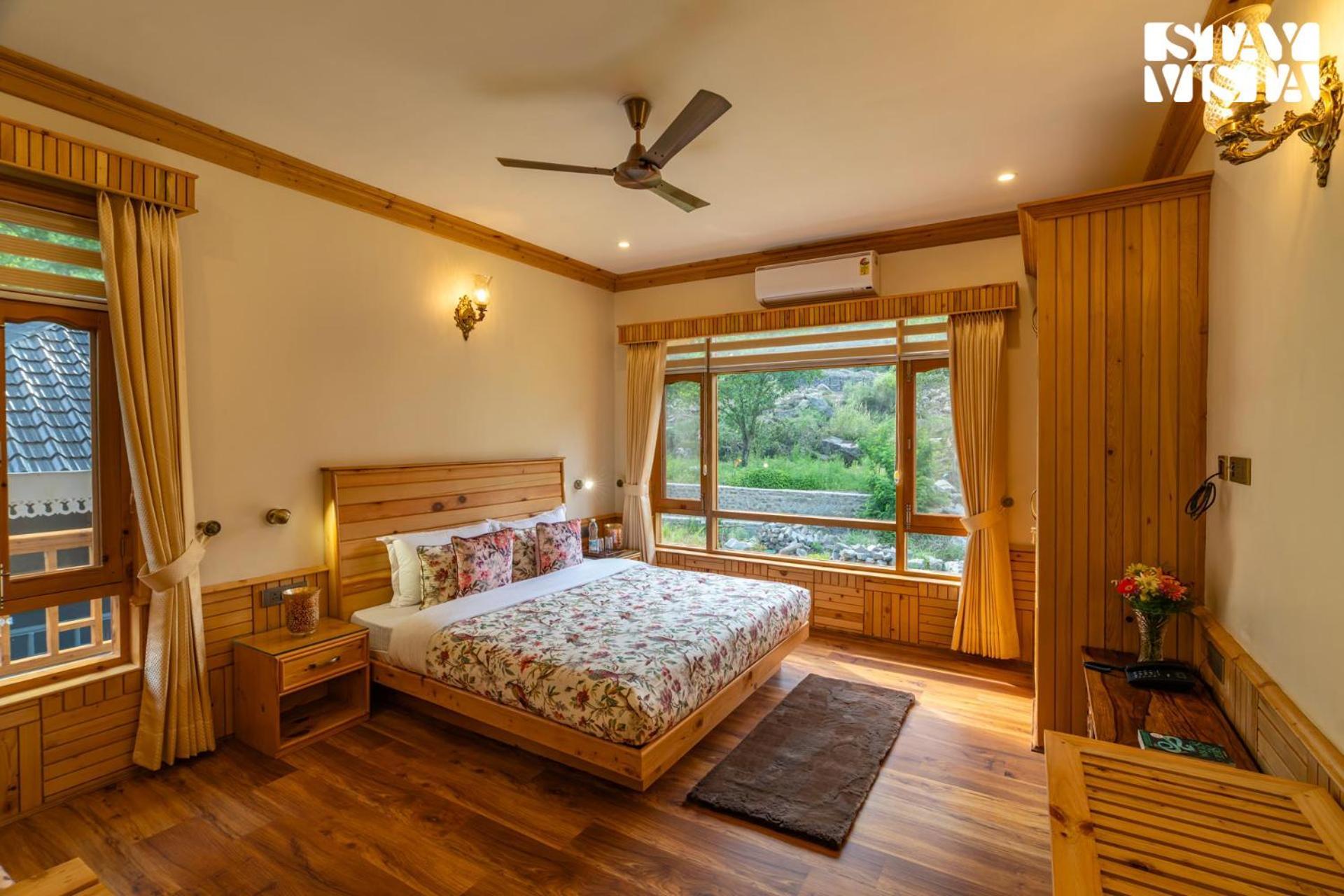 Stayvista At Amritalaya With Bonfire & Lawn Manali (Himachal Pradesh)