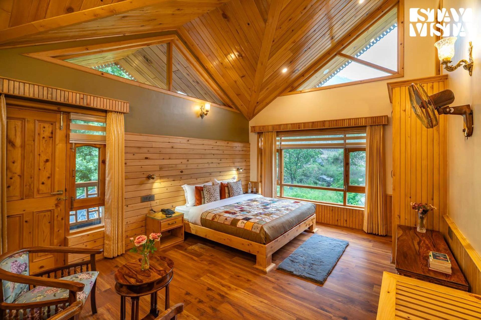 Stayvista At Amritalaya With Bonfire & Lawn Villa Manali (Himachal Pradesh)