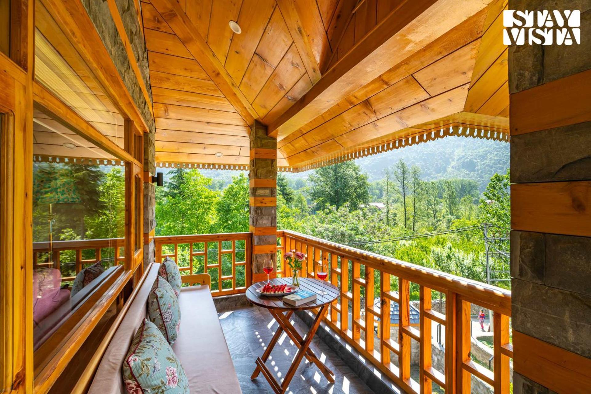 Stayvista At Amritalaya With Bonfire & Lawn