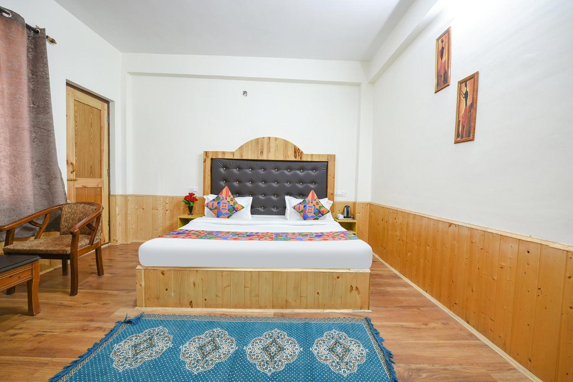 Hotel Fabhotel Paradise