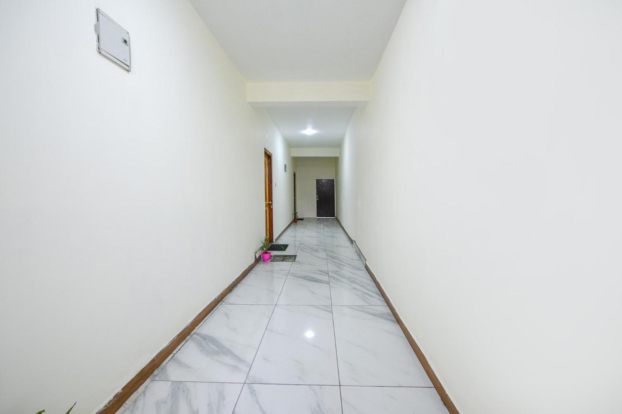 Fabhotel Paradise
